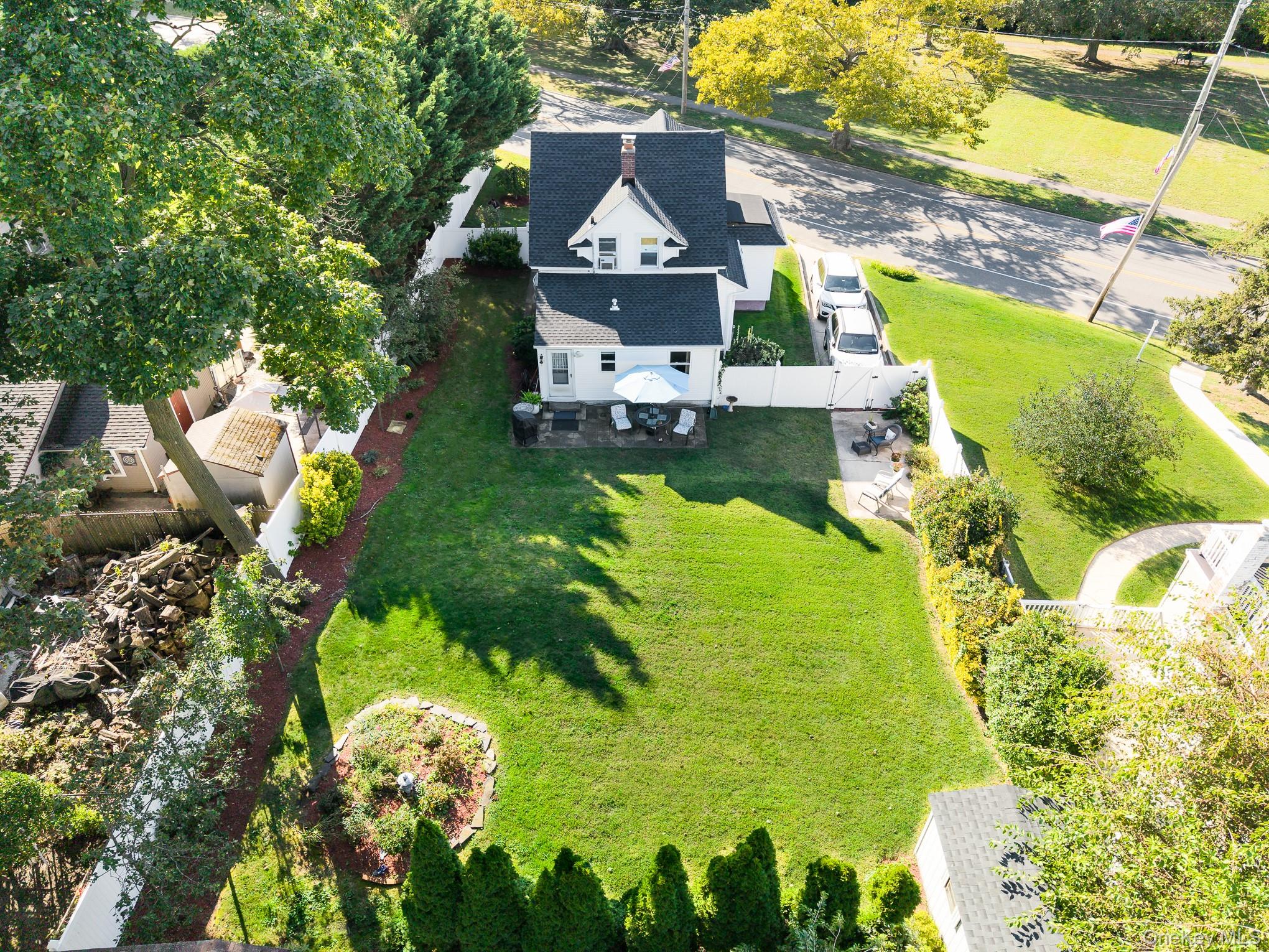 #14 photo, 724 Foxhurst Road, Baldwin , NY 11510