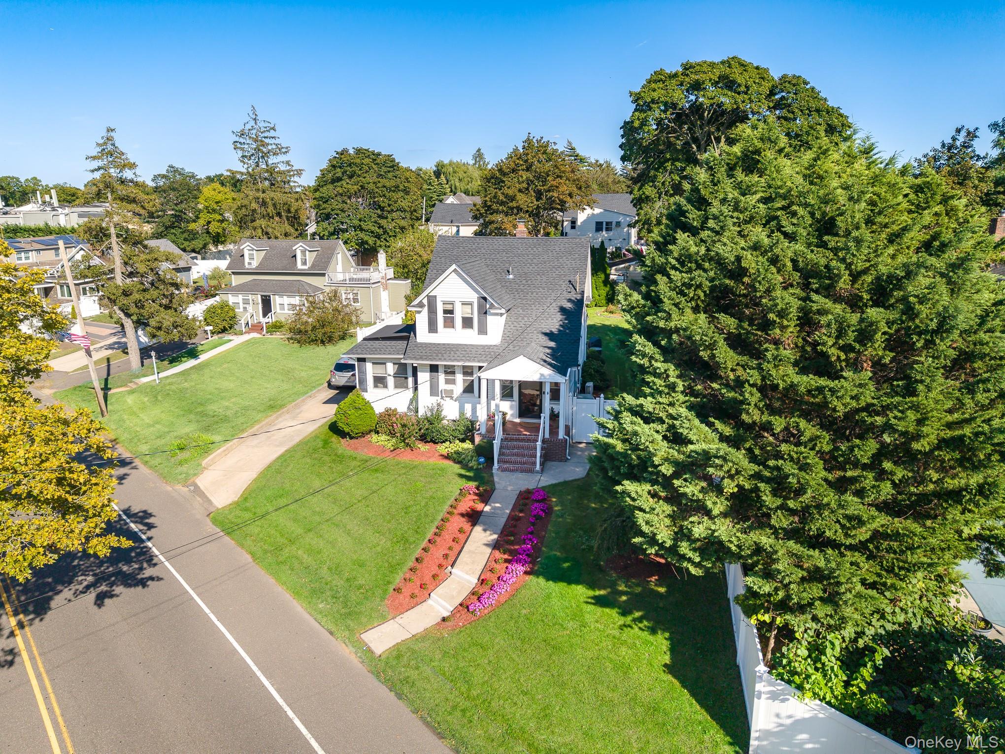 #16 photo, 724 Foxhurst Road, Baldwin , NY 11510