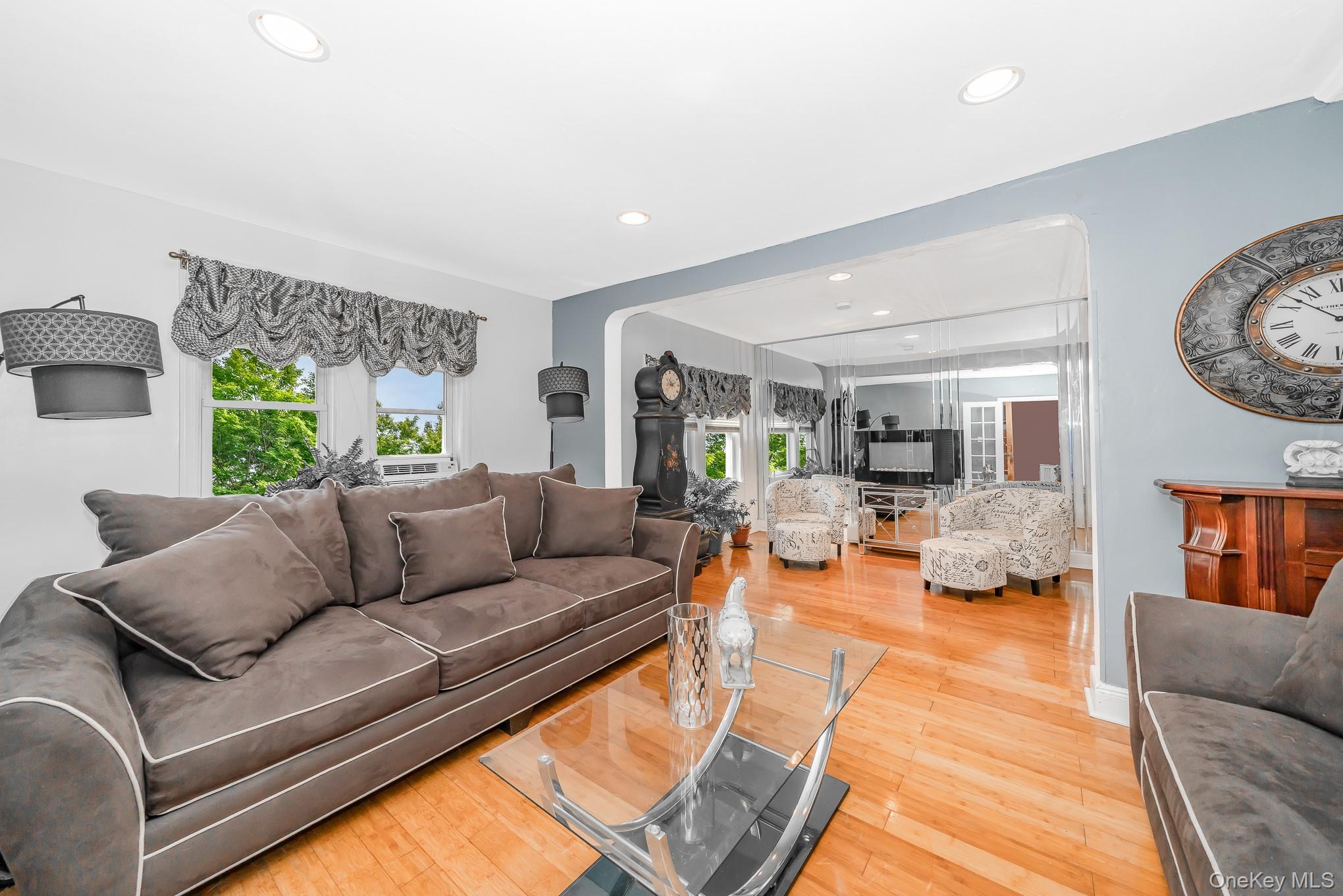 #7 photo, 724 Foxhurst Road, Baldwin , NY 11510