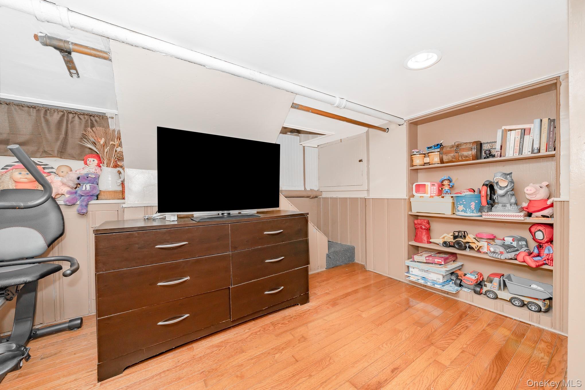 #9 photo, 724 Foxhurst Road, Baldwin , NY 11510