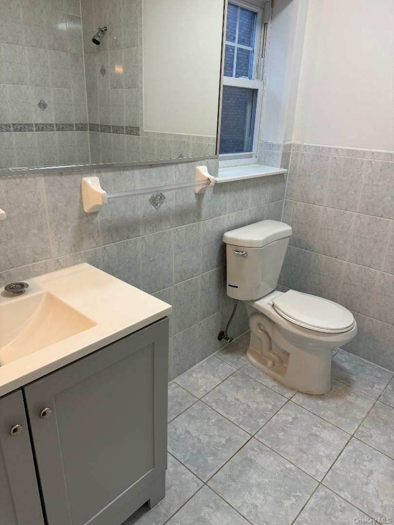 #8 photo, 442 Sapphire Street, Brooklyn , NY 11208