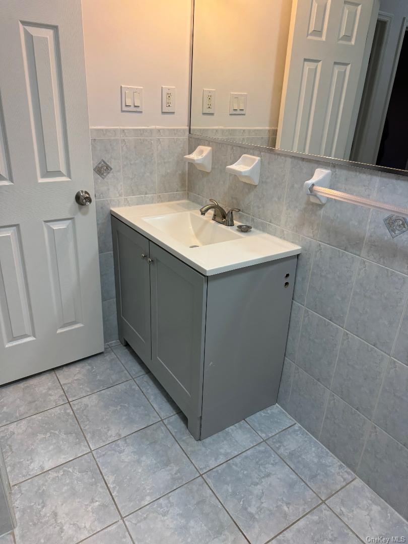 #9 photo, 442 Sapphire Street, Brooklyn , NY 11208