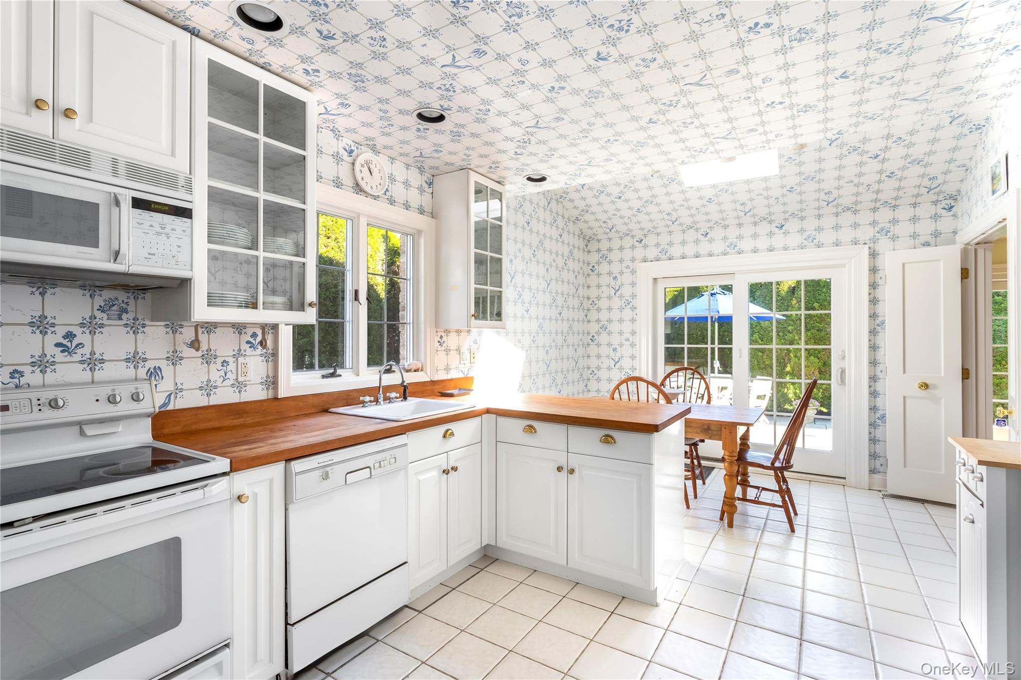 #2 photo, 520 Hampton Road, サフォーク郡 Southampton , NY 11968