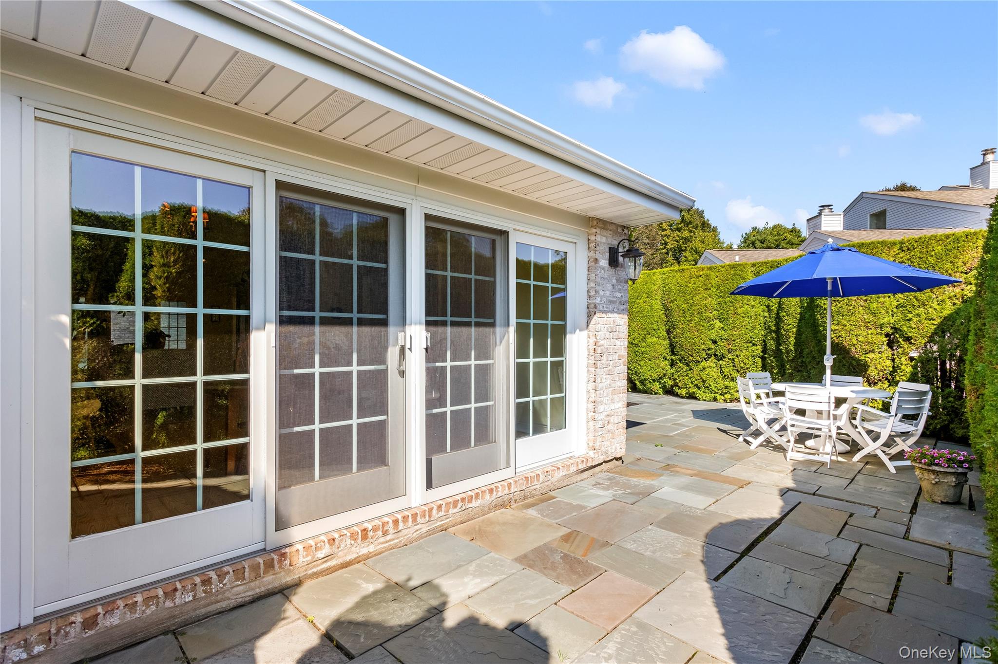 #8 photo, 520 Hampton Road, サフォーク郡 Southampton , NY 11968