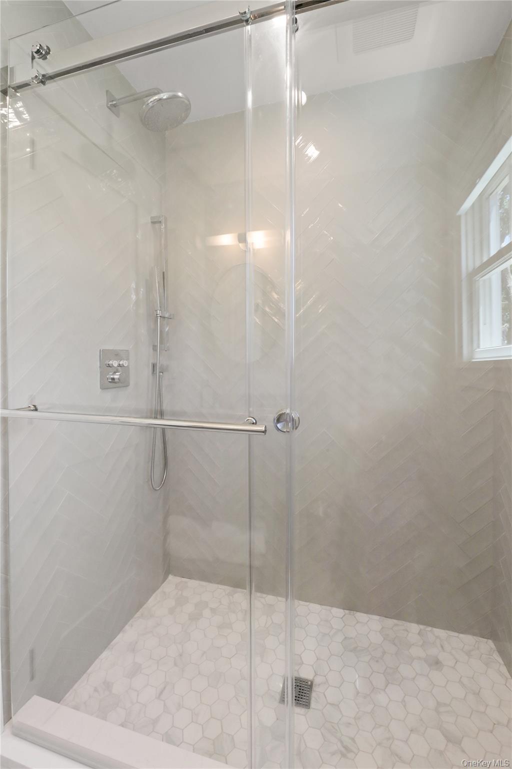 #17 photo, 16 Pin Oak Lane, Westhampton Beach , NY 11978