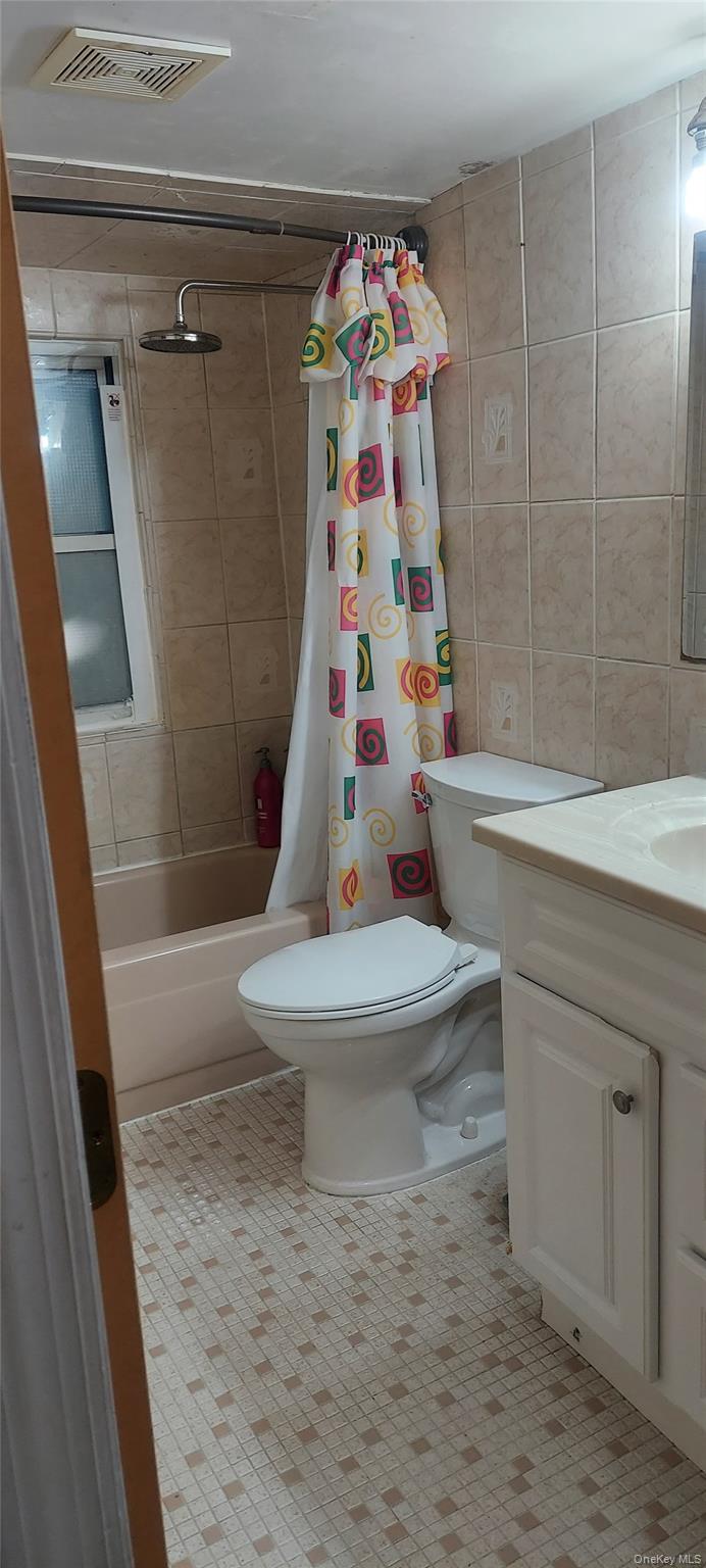 #16 photo, 147 S Montgomery Street, Valley Stream , NY 11580