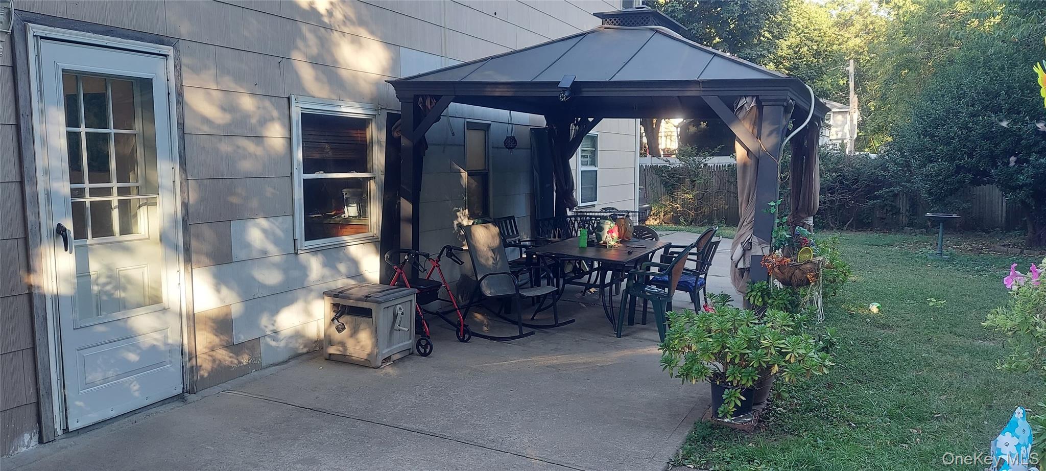 #3 photo, 147 S Montgomery Street, Valley Stream , NY 11580