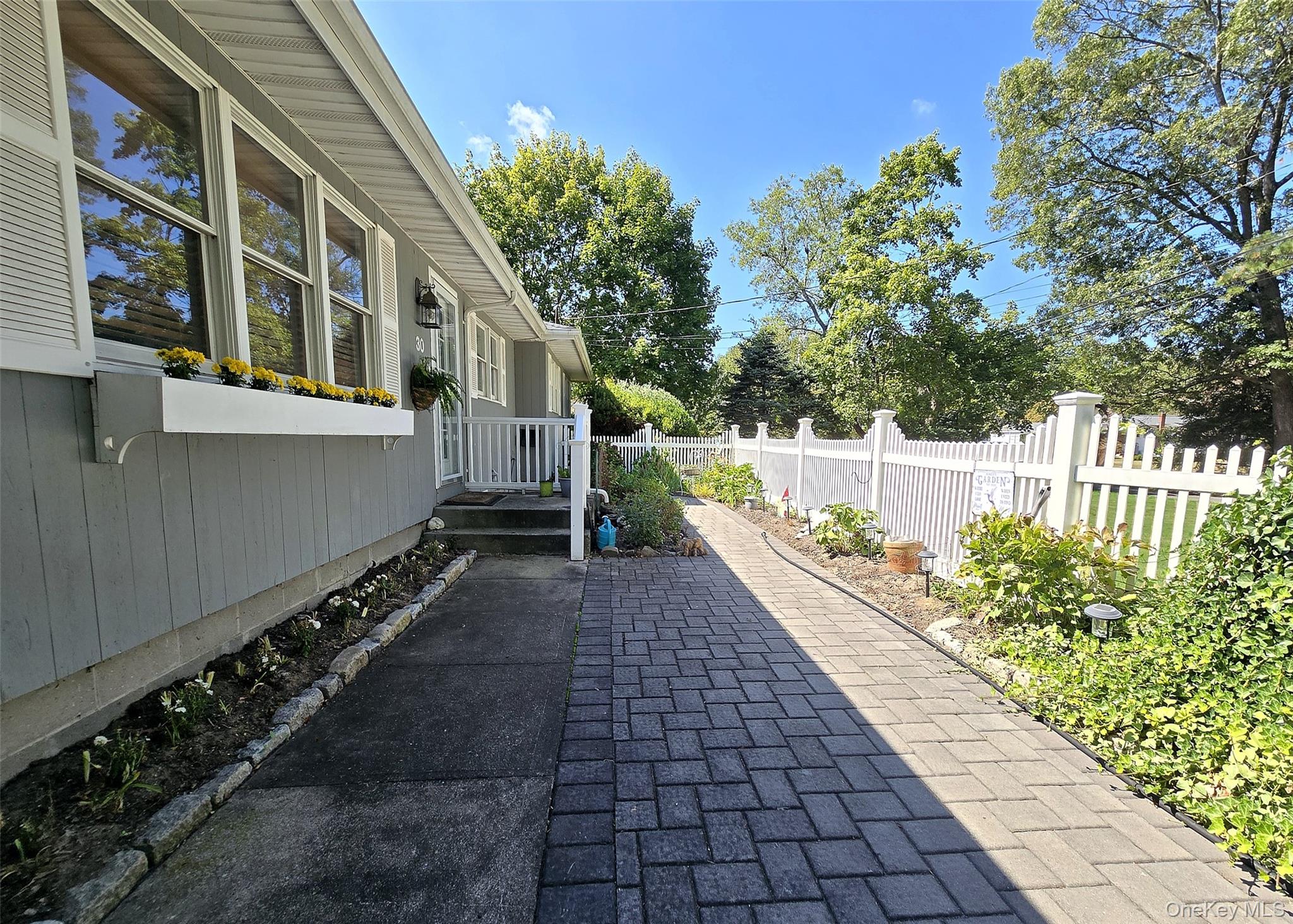 #2 photo, 30 Elizabeth Way, サフォーク郡 Ridge , NY 11961