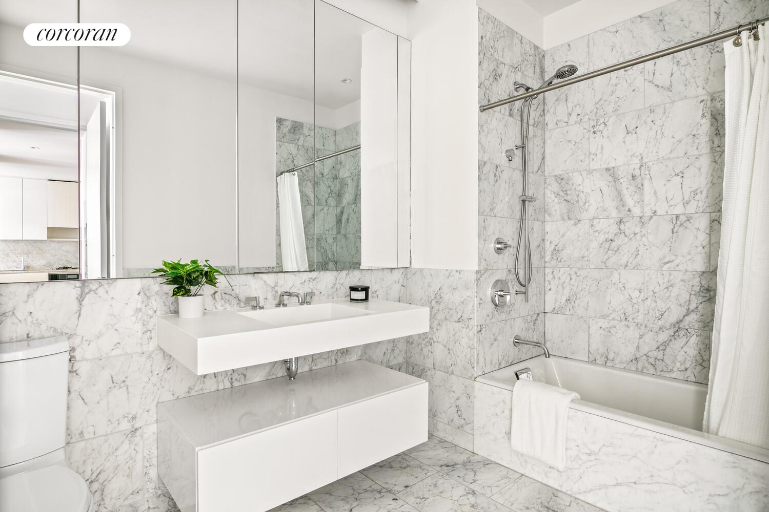 #7 photo, 15 W 61ST Street, マンハッタン Lincoln Square , NY 10023