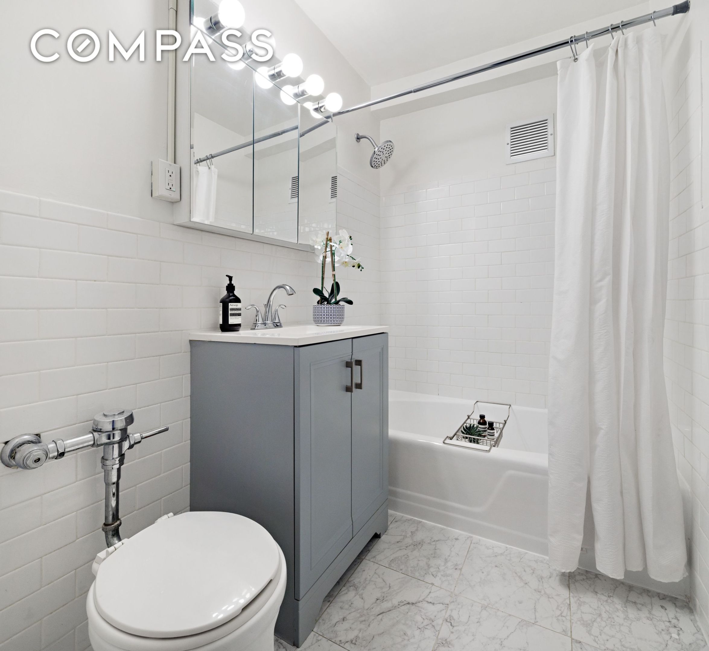 #10 photo, 13 W 13th Street, Greenwich Village , NY 10011