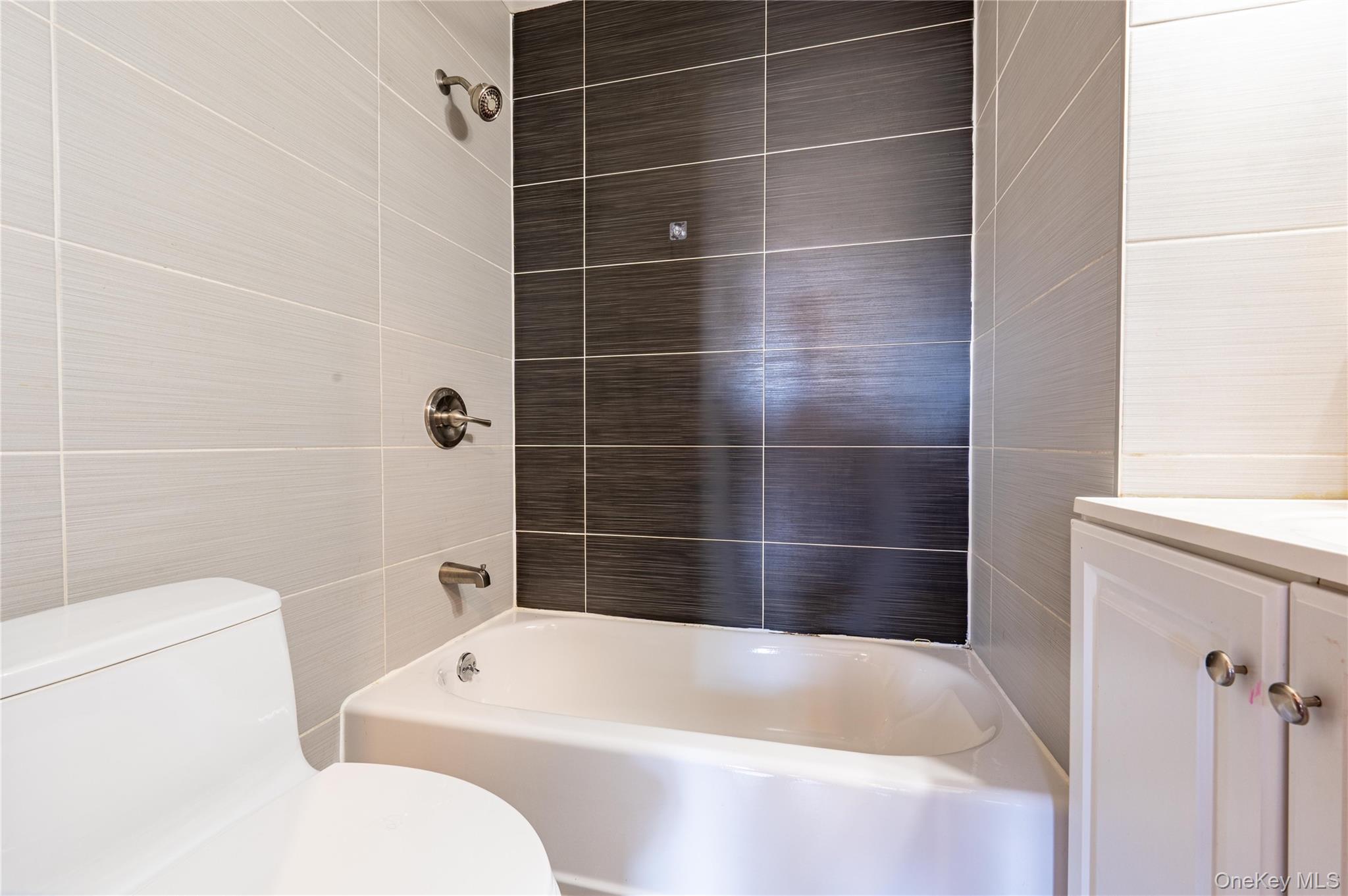 #11 photo, 1318 Mace Avenue, Bronx , NY 10469