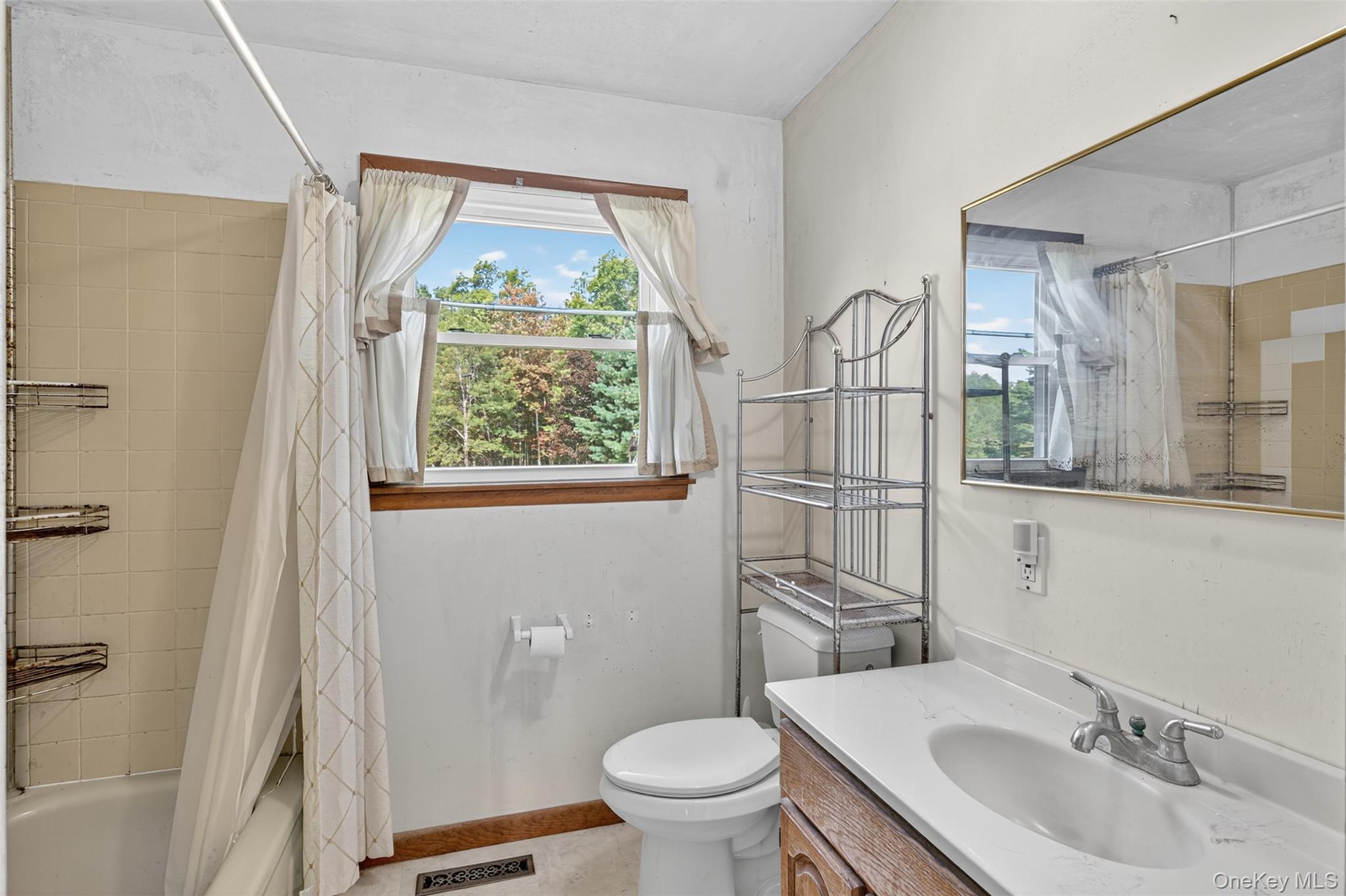 #19 photo, 438 Mountain Road, Bloomingburg , NY 12721