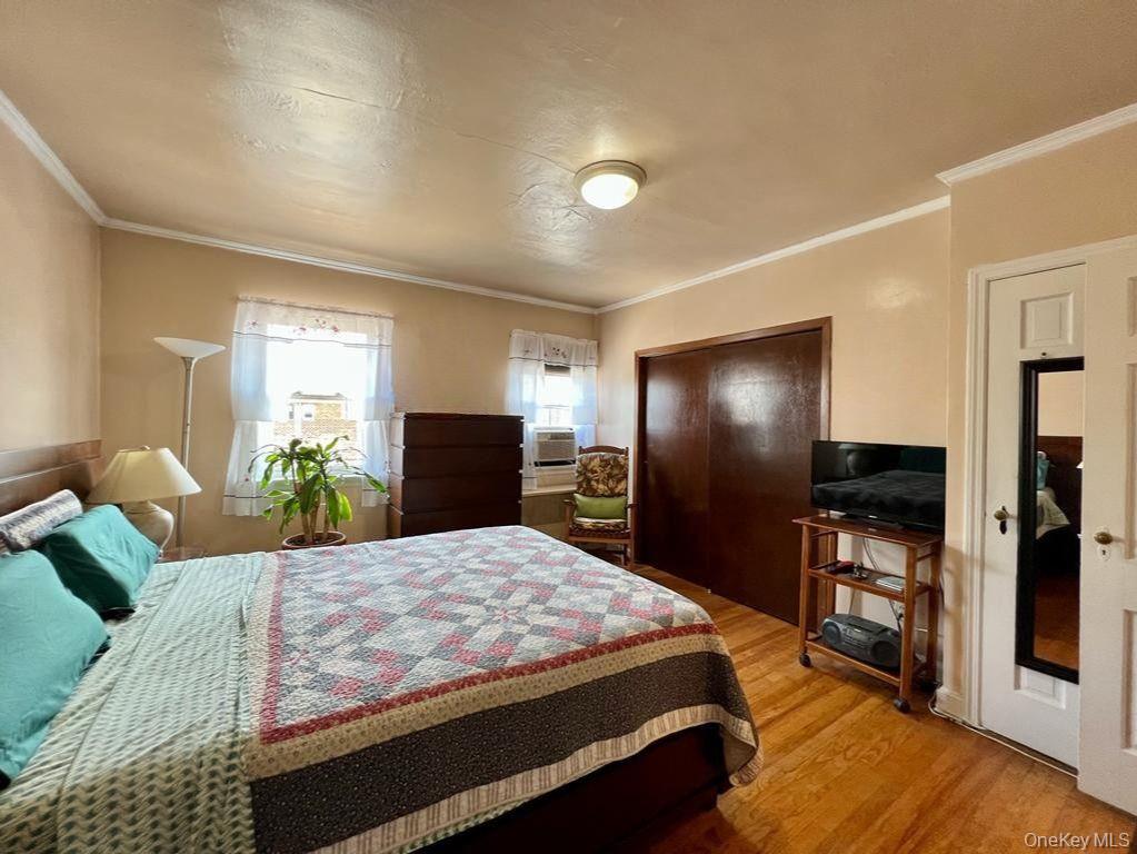 #12 photo, 25-14 43 Street, Astoria , NY 11103