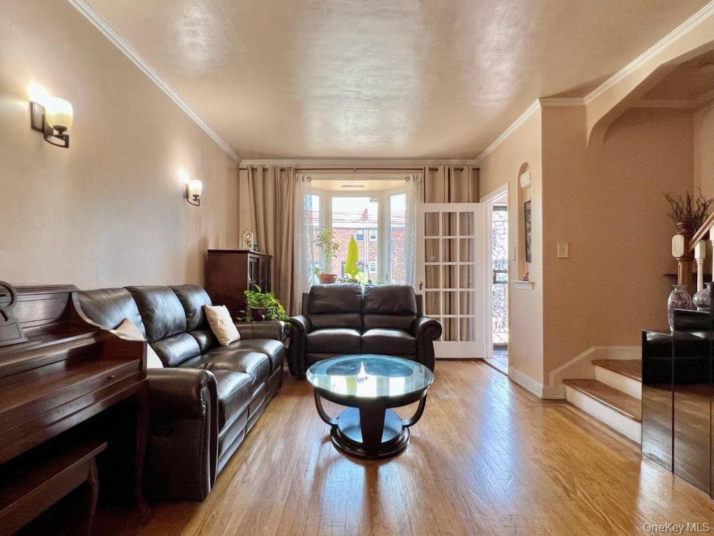 #7 photo, 25-14 43 Street, Astoria , NY 11103