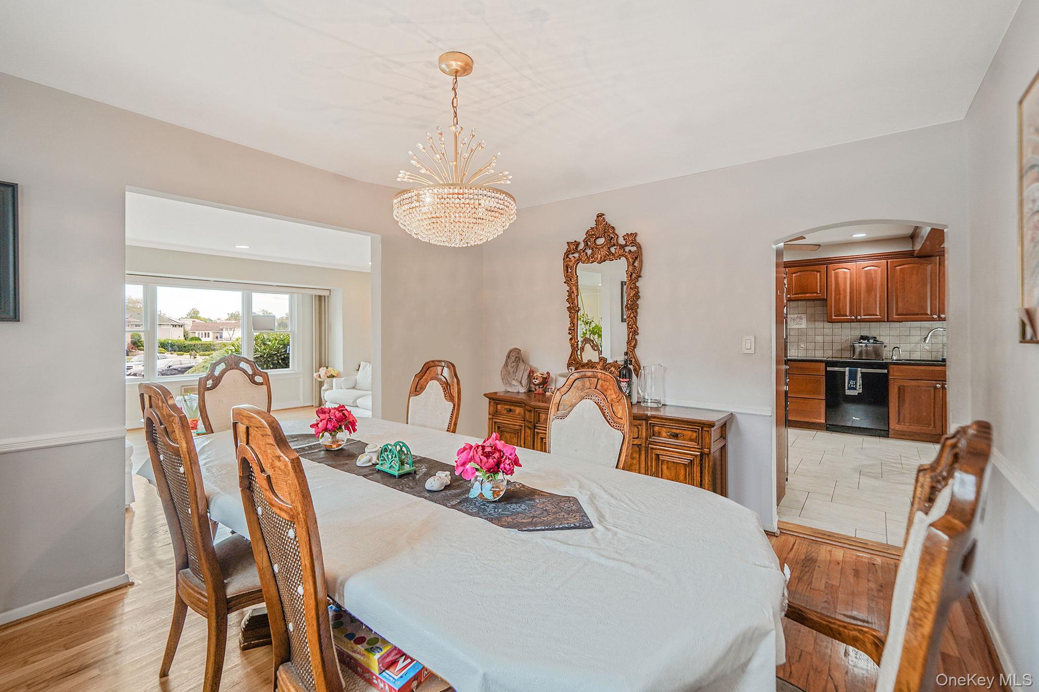 #15 photo, 7 Wilbur Lane, 长岛 Roosevelt , NY 11575