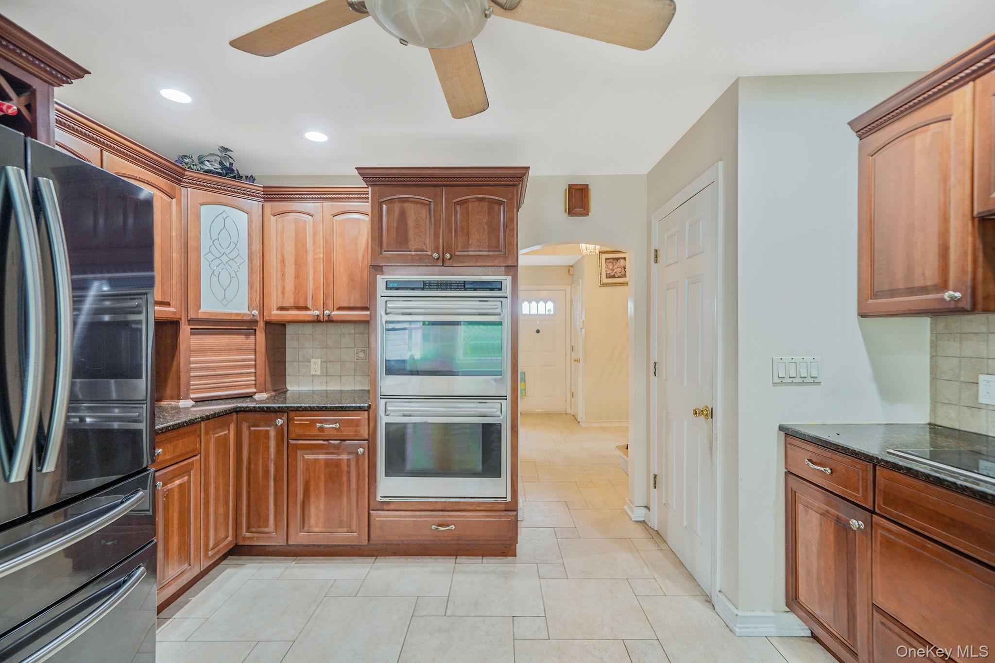 #18 photo, 7 Wilbur Lane, 长岛 Roosevelt , NY 11575