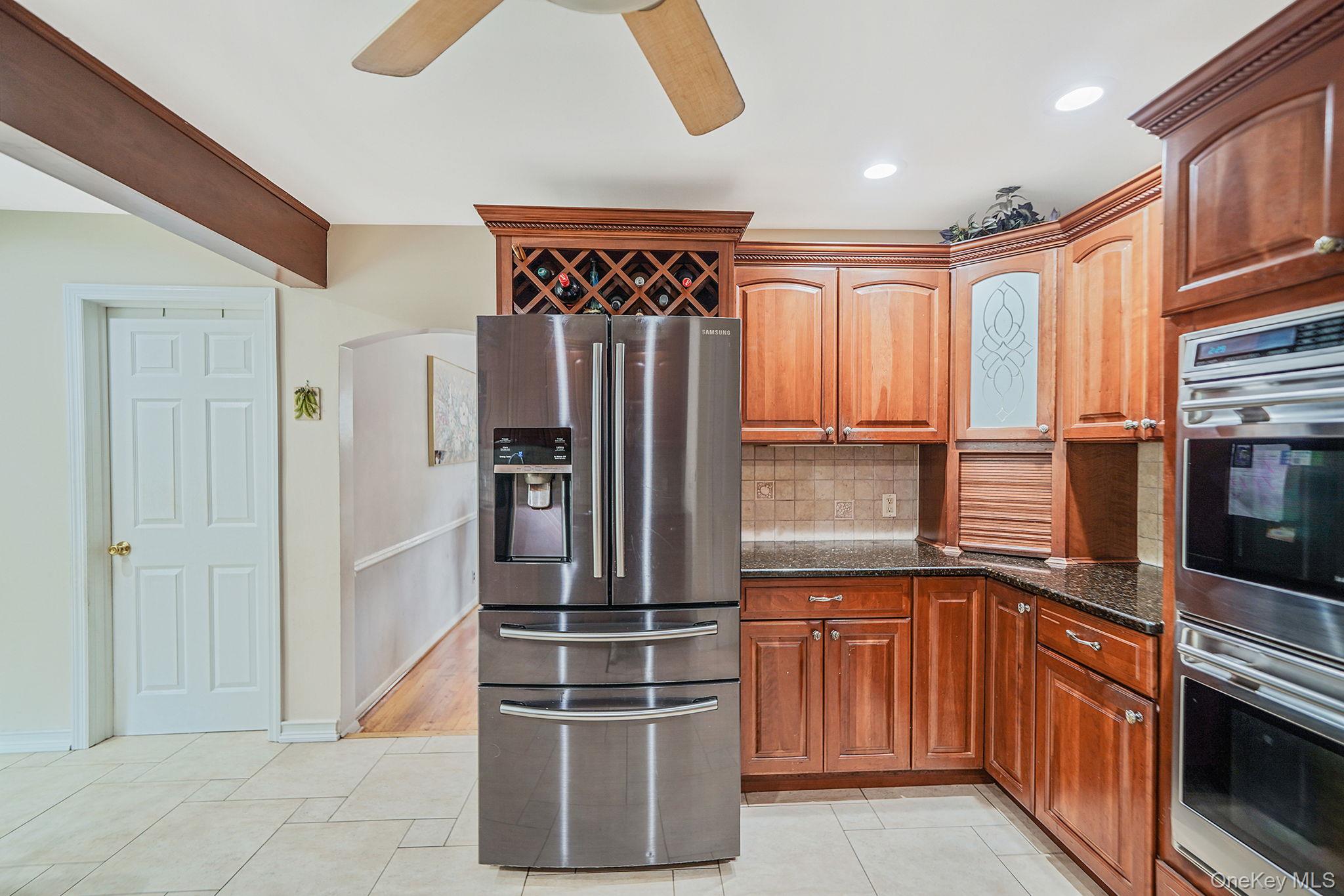 #19 photo, 7 Wilbur Lane, 长岛 Roosevelt , NY 11575