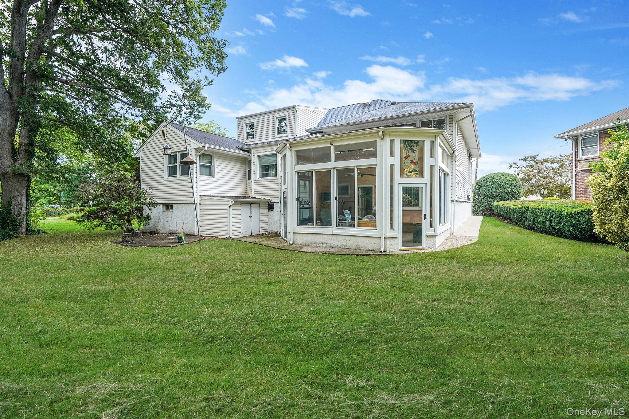 #4 photo, 7 Wilbur Lane, 长岛 Roosevelt , NY 11575