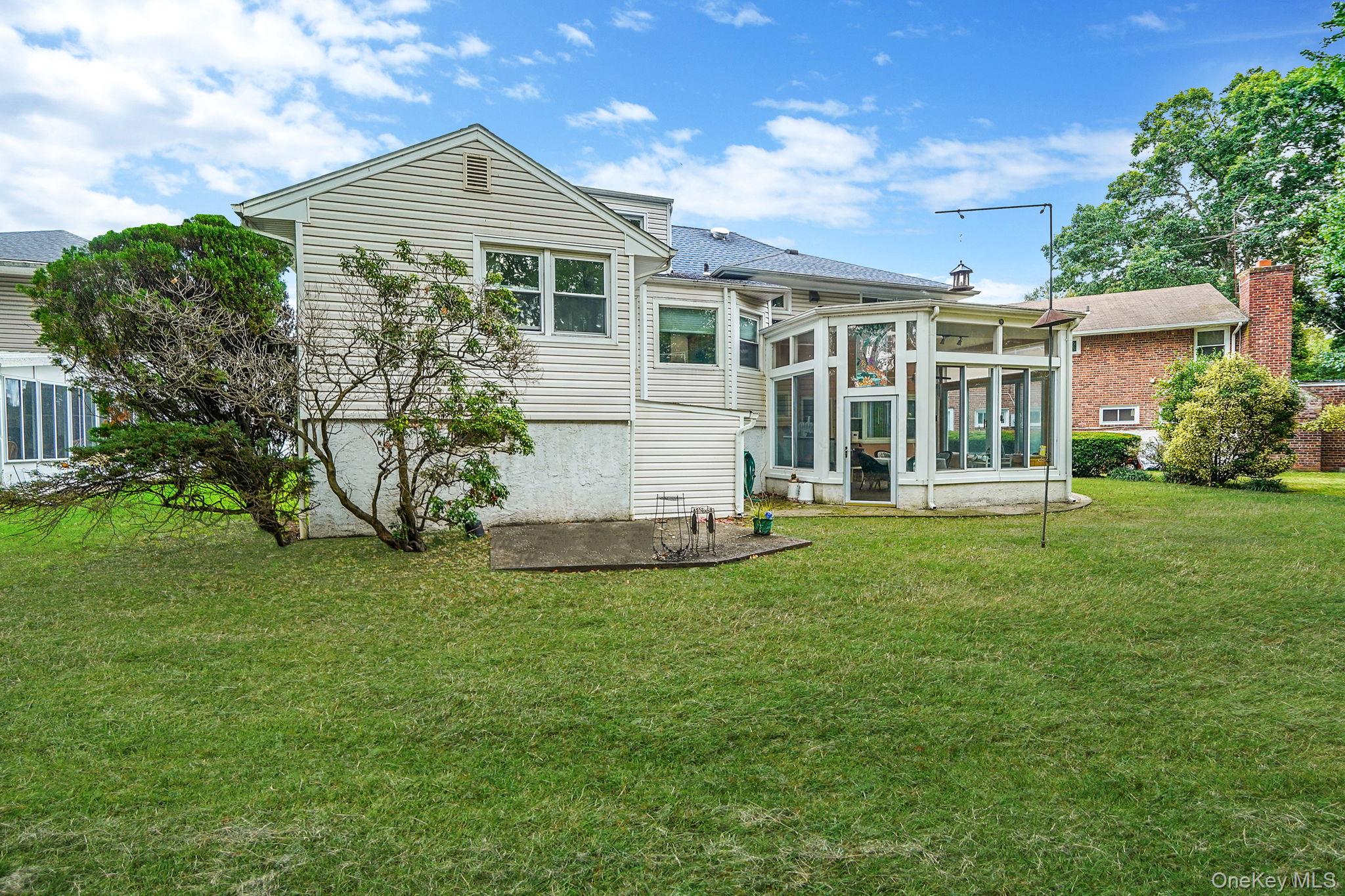 #6 photo, 7 Wilbur Lane, 长岛 Roosevelt , NY 11575