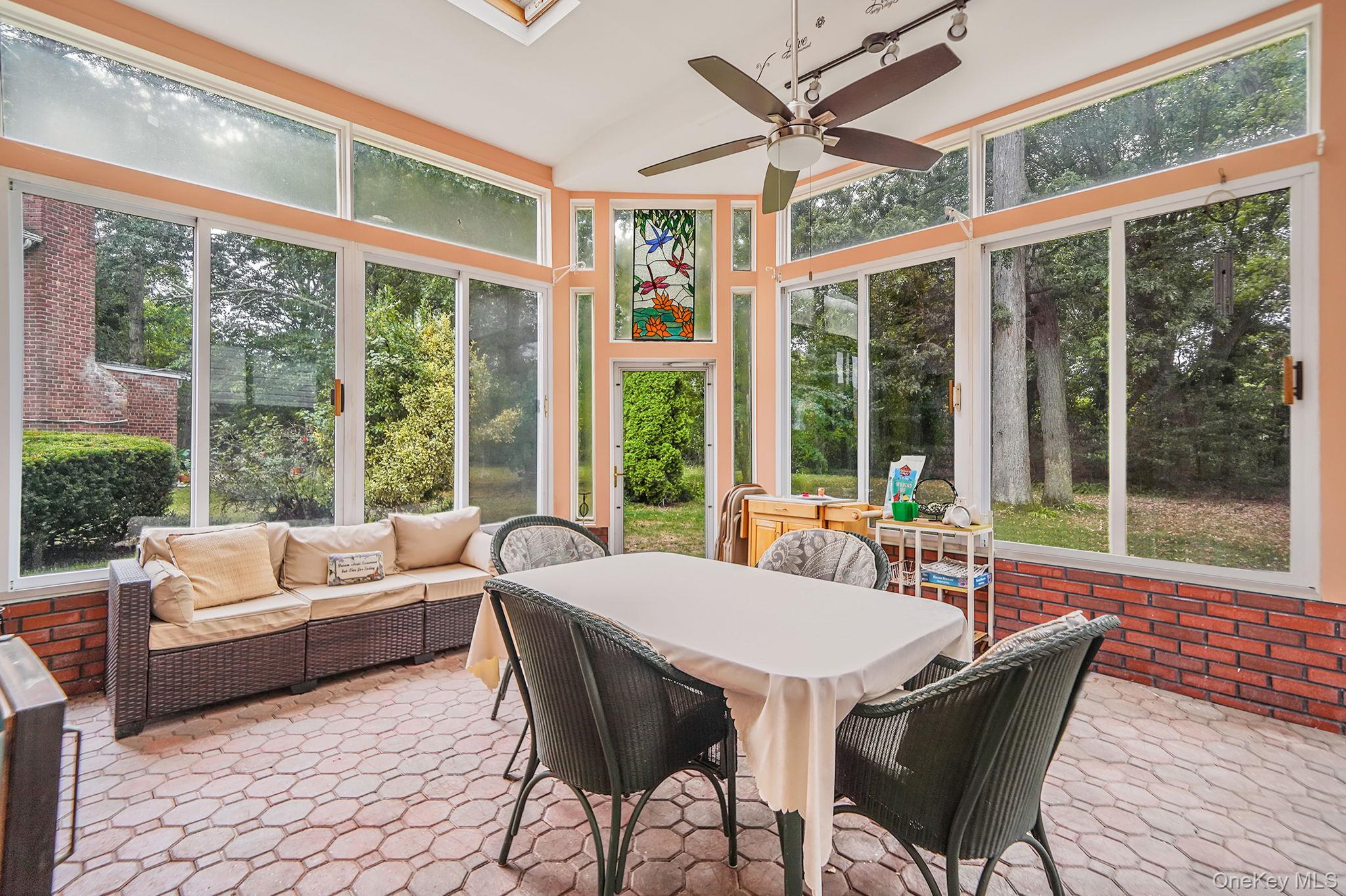 #9 photo, 7 Wilbur Lane, 长岛 Roosevelt , NY 11575