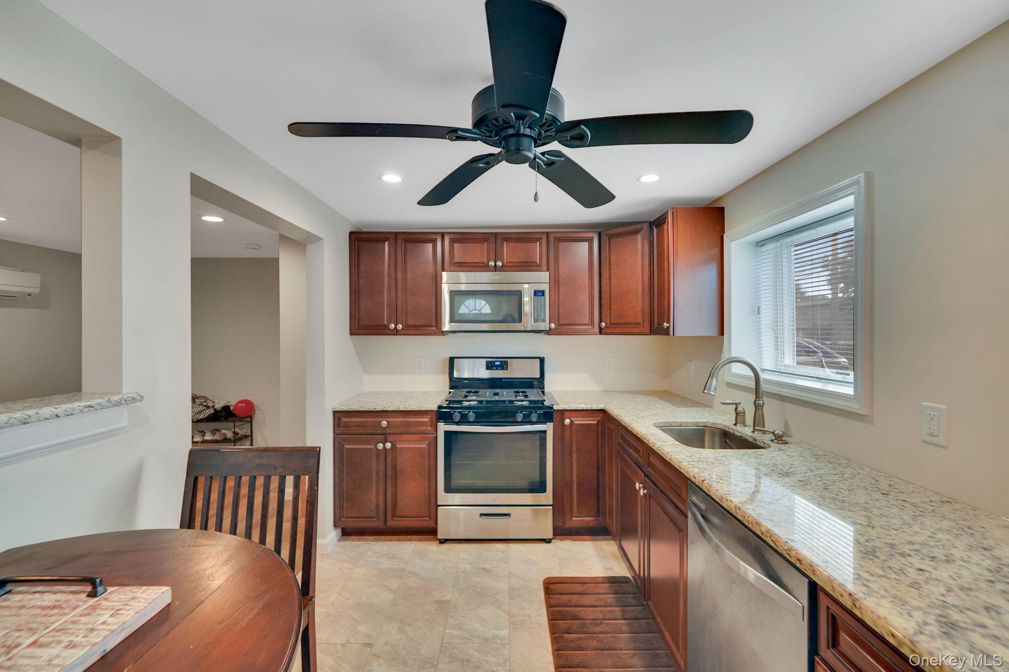 #17 photo, 7 Weldon Lane, Farmingville , NY 11738