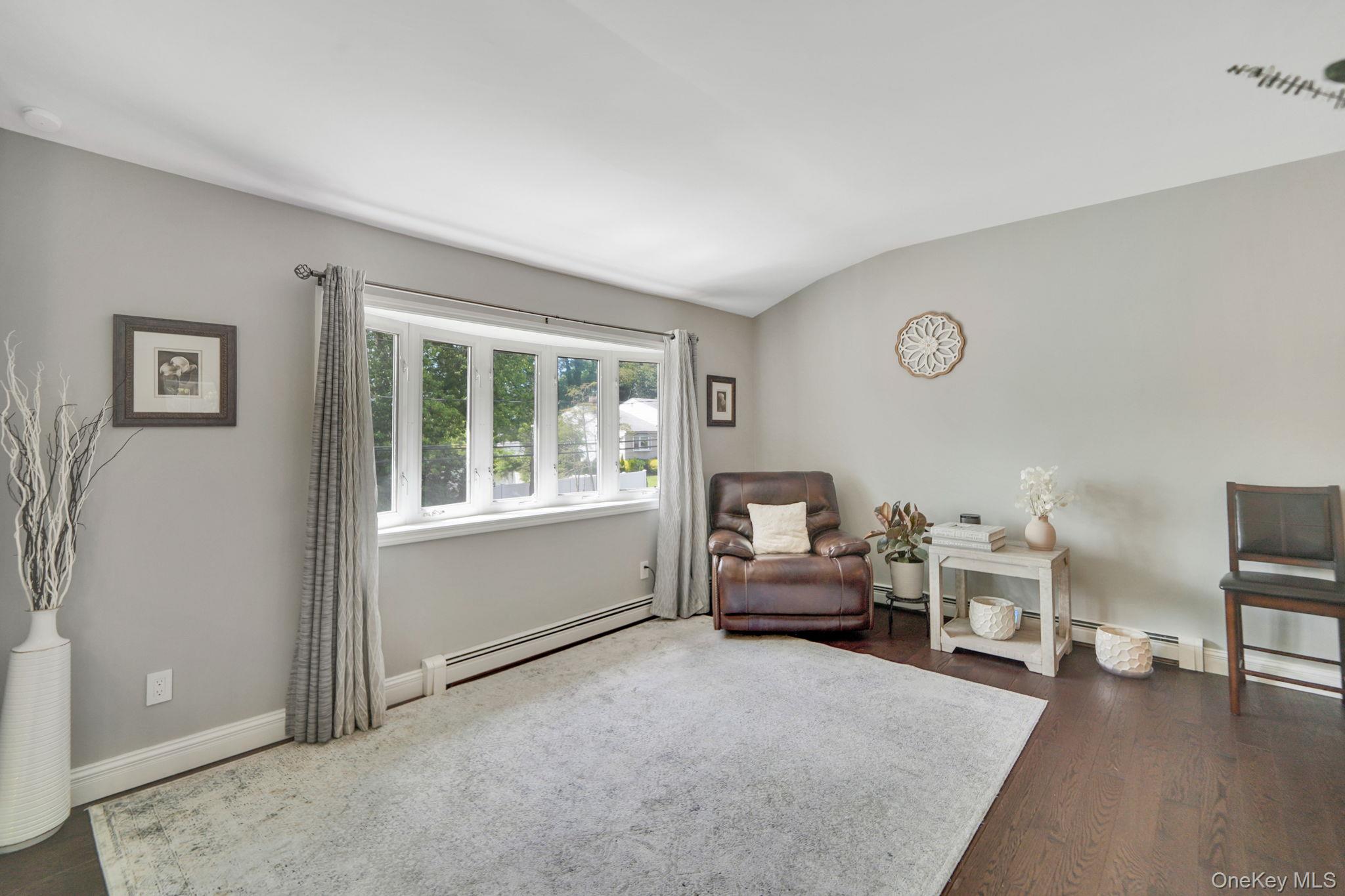 #4 photo, 7 Weldon Lane, Farmingville , NY 11738