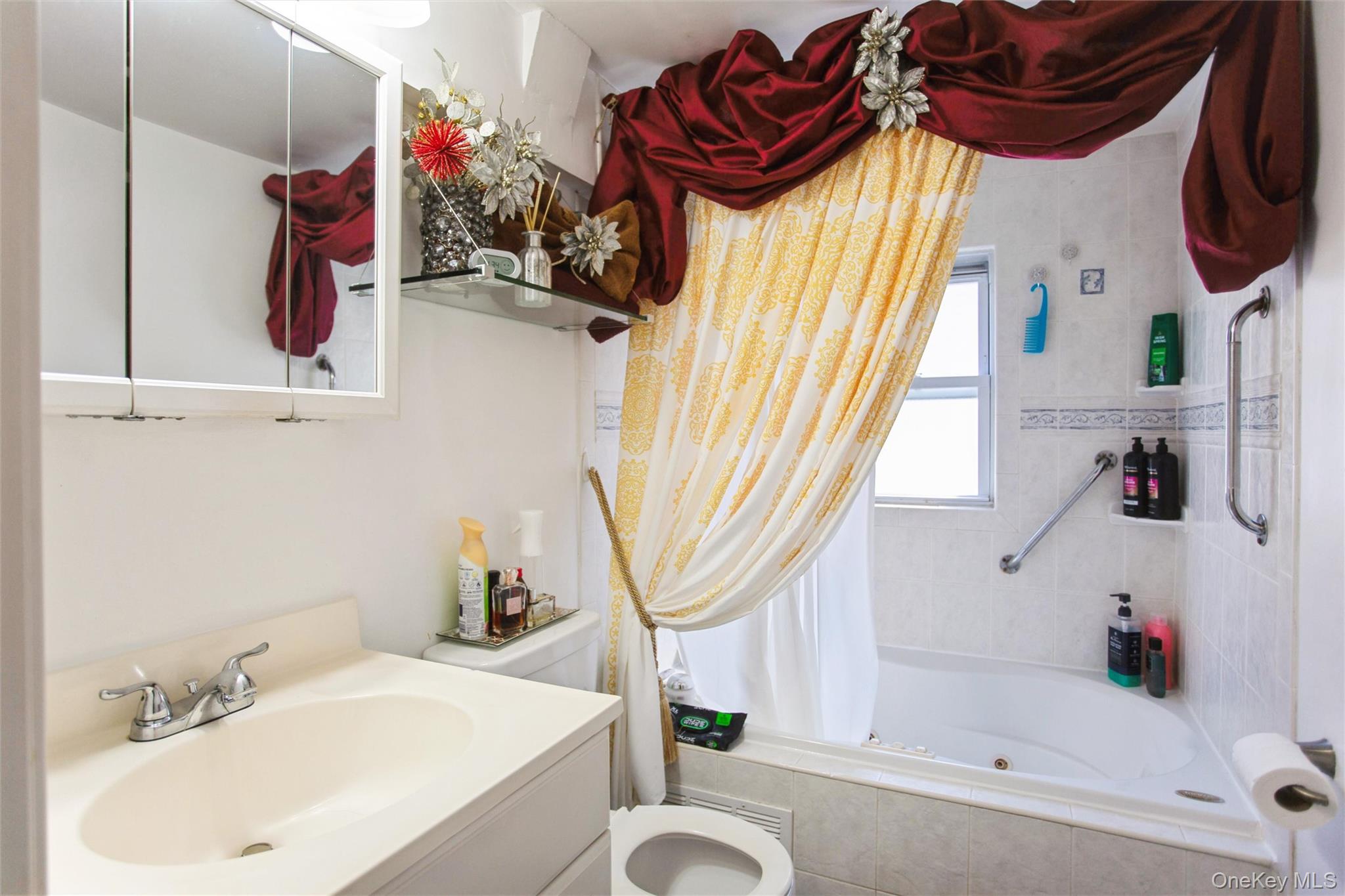 #10 photo, 200 E Euclid Street, Valley Stream , NY 11580