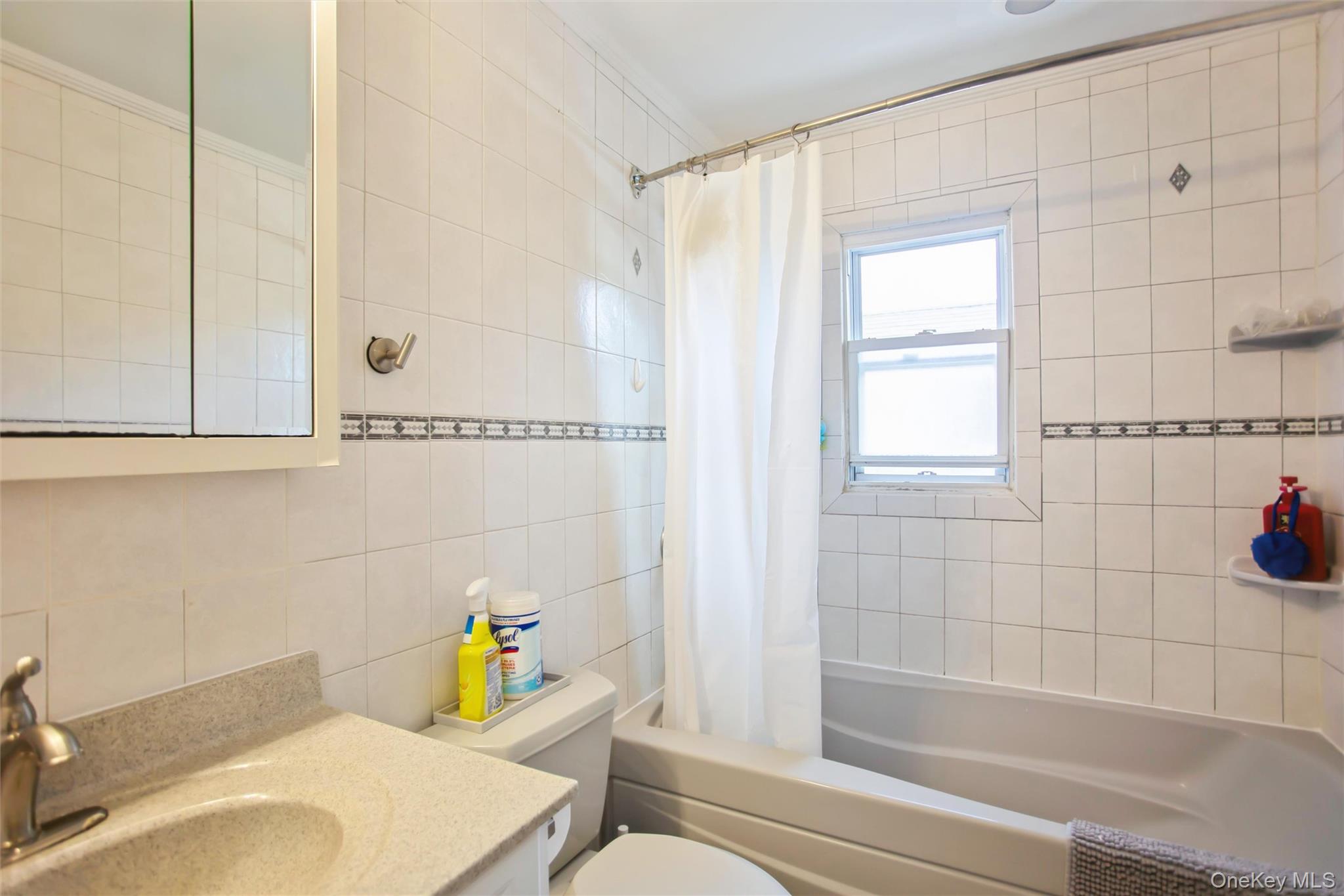 #12 photo, 200 E Euclid Street, Valley Stream , NY 11580