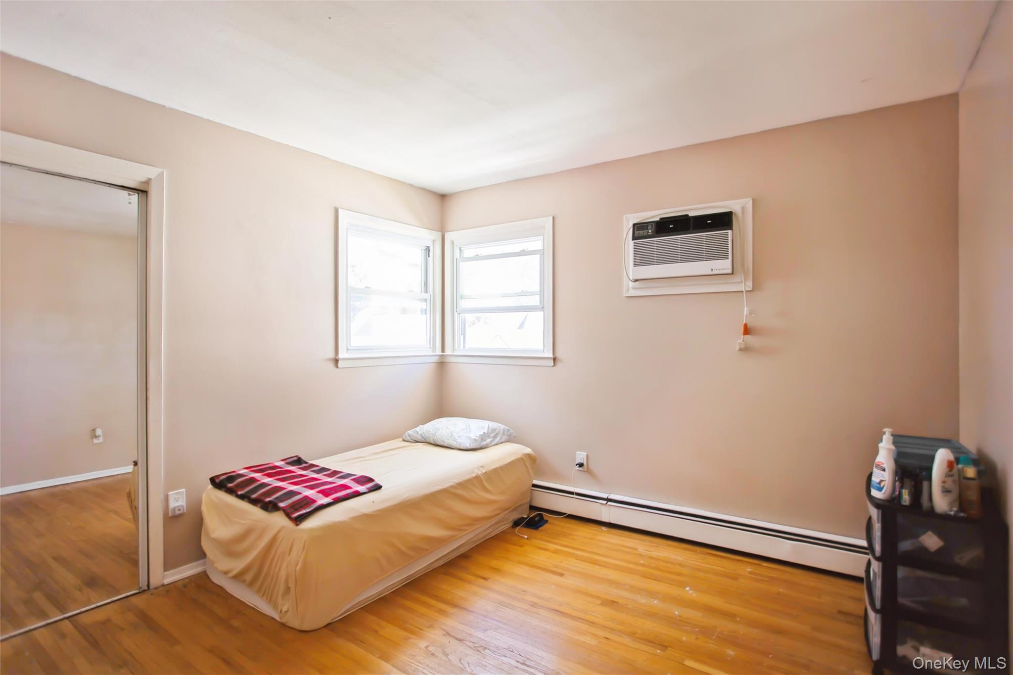 #20 photo, 200 E Euclid Street, Valley Stream , NY 11580