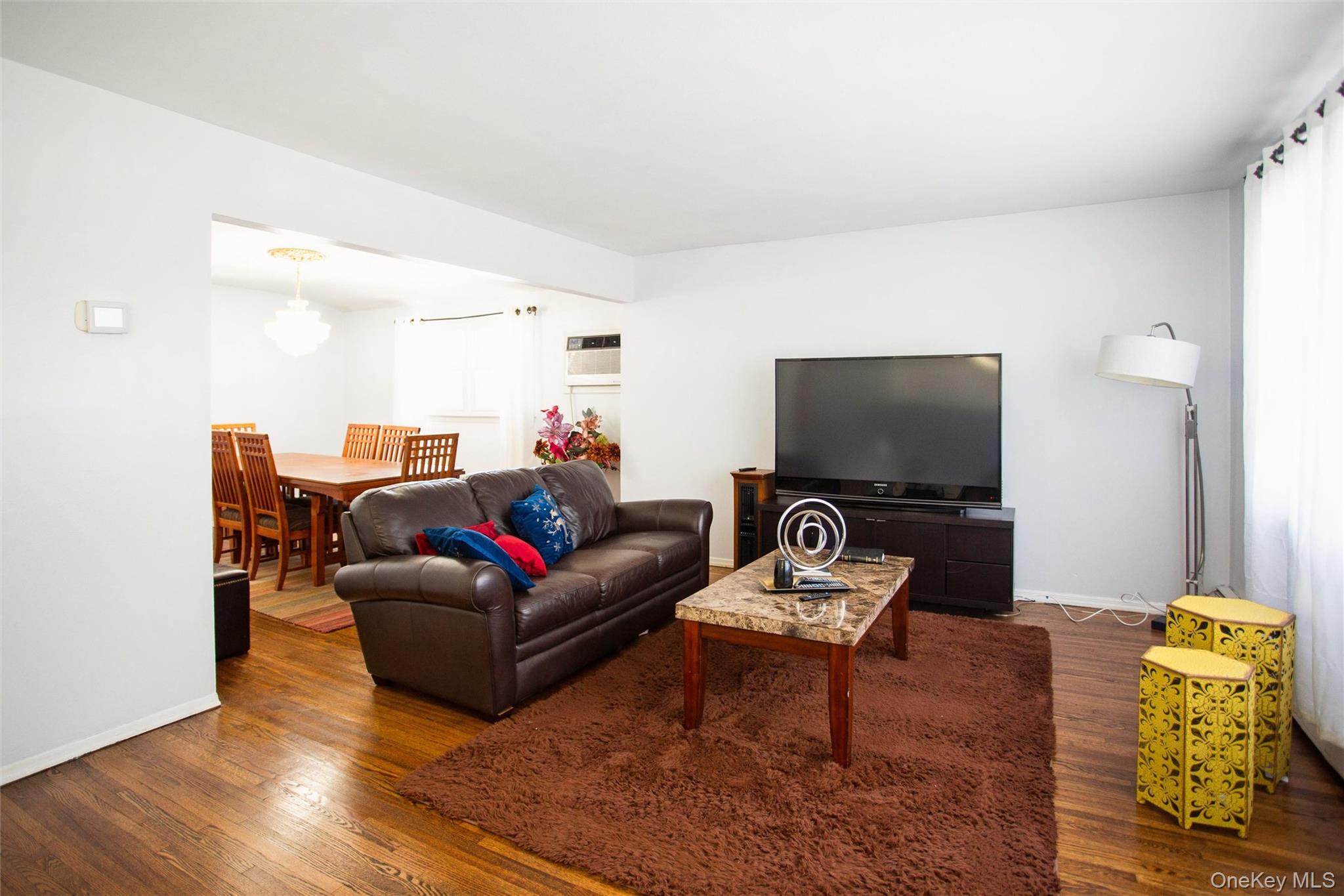 #8 photo, 200 E Euclid Street, Valley Stream , NY 11580