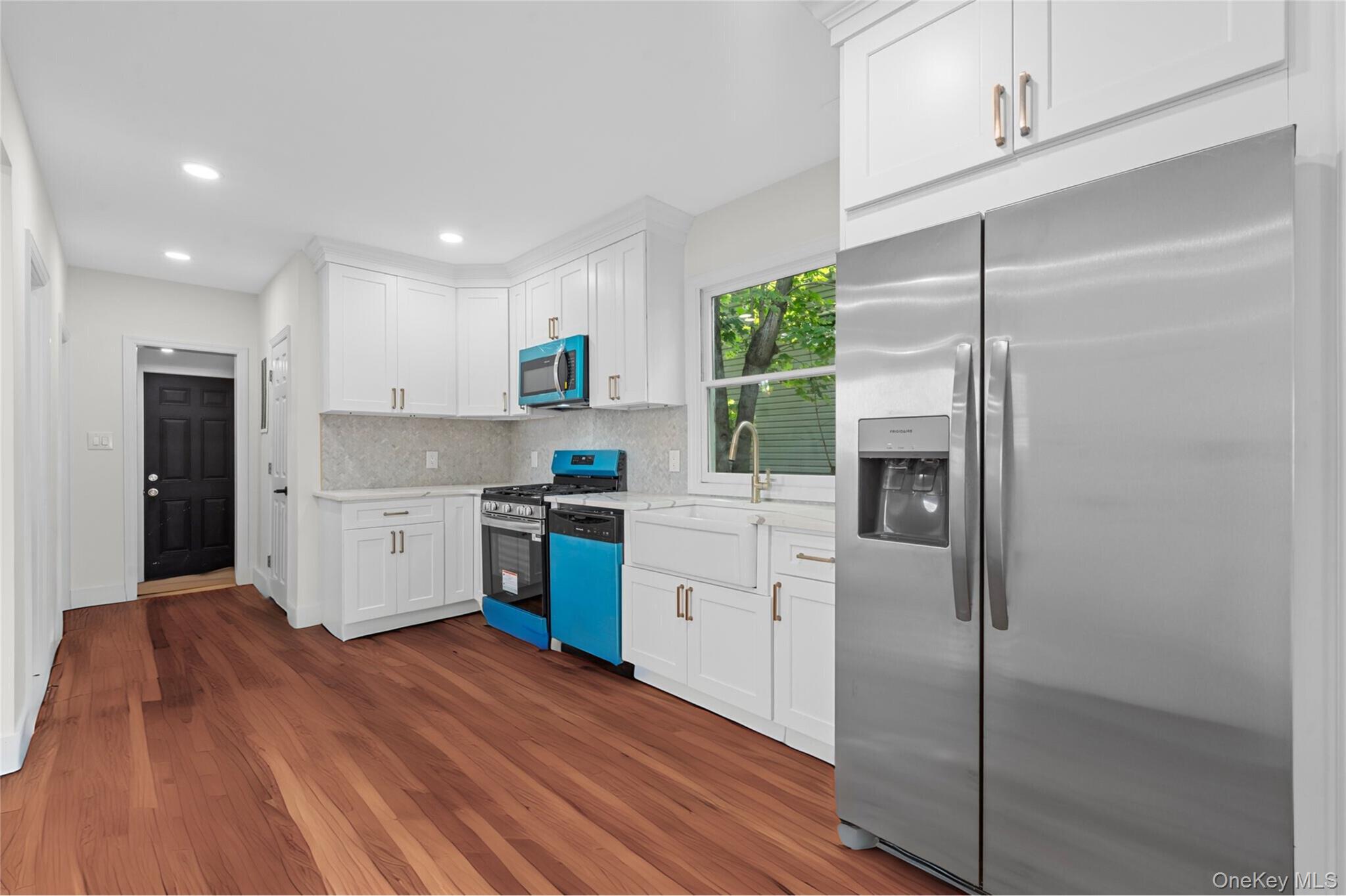 #11 photo, 15 E Hamilton Avenue, Massapequa , NY 11758