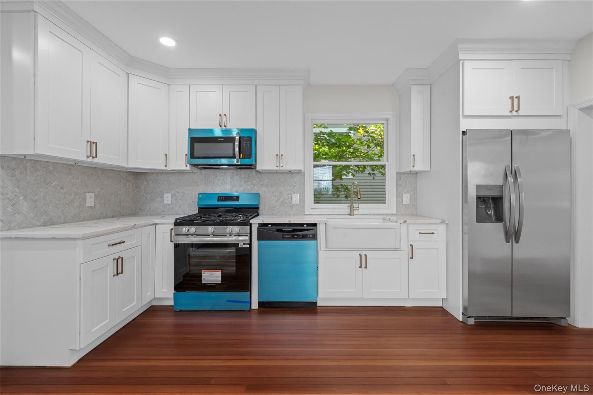 #12 photo, 15 E Hamilton Avenue, Massapequa , NY 11758