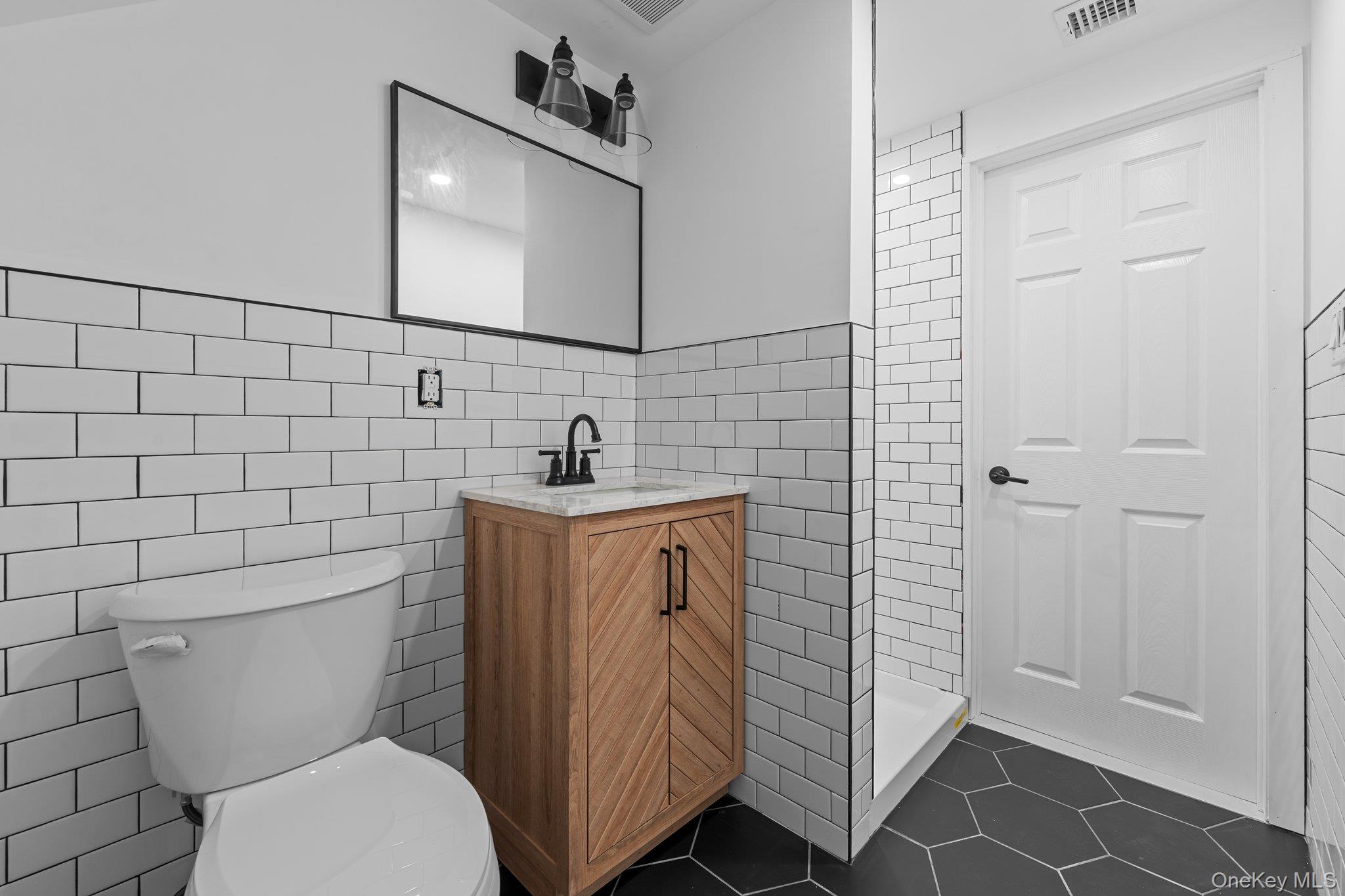 #14 photo, 15 E Hamilton Avenue, Massapequa , NY 11758