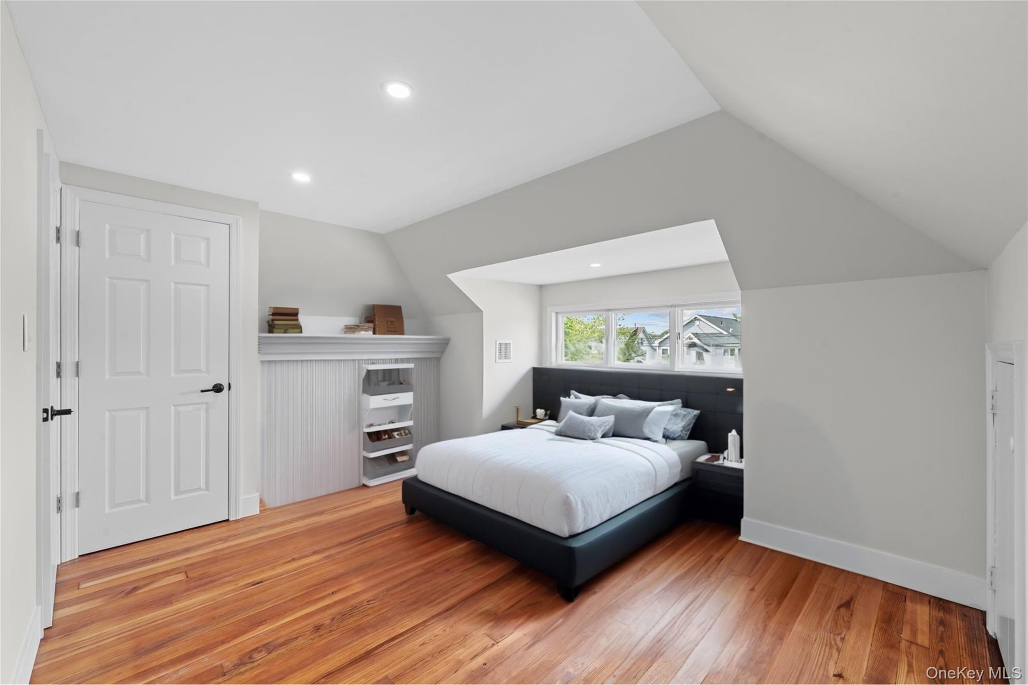 #17 photo, 15 E Hamilton Avenue, Massapequa , NY 11758