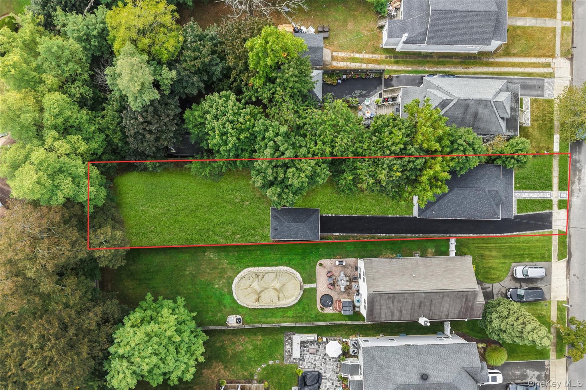 #4 photo, 15 E Hamilton Avenue, Massapequa , NY 11758