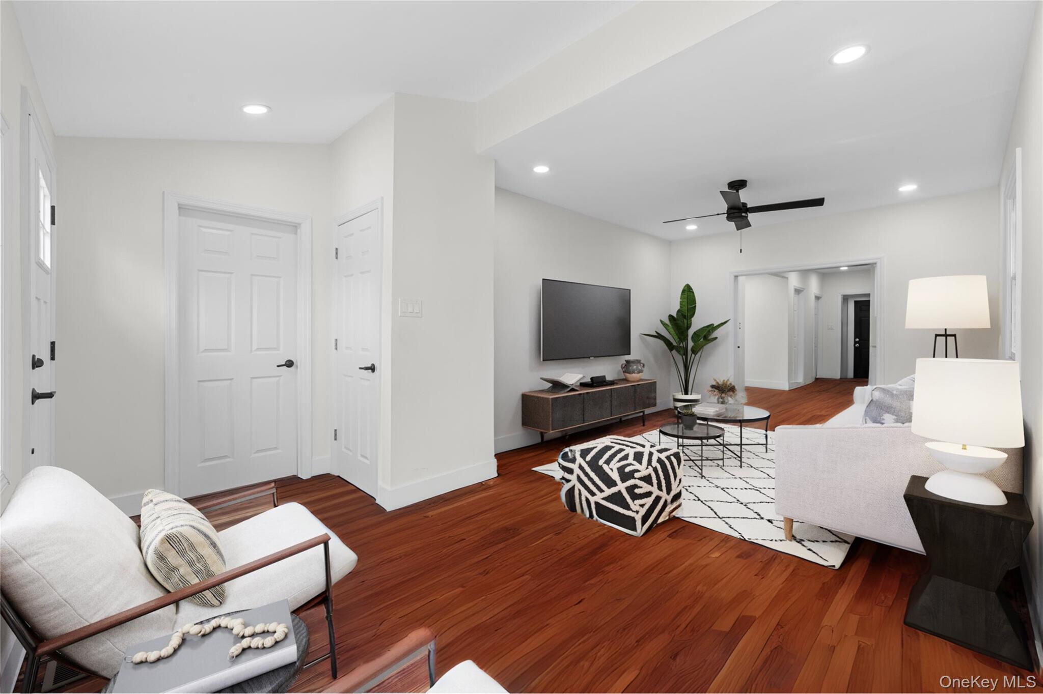 #7 photo, 15 E Hamilton Avenue, Massapequa , NY 11758