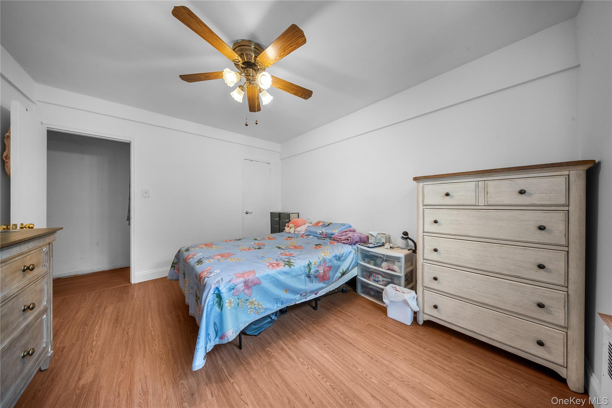 #17 photo, 22424 Union Turnpike, Oakland Gardens , NY 11364