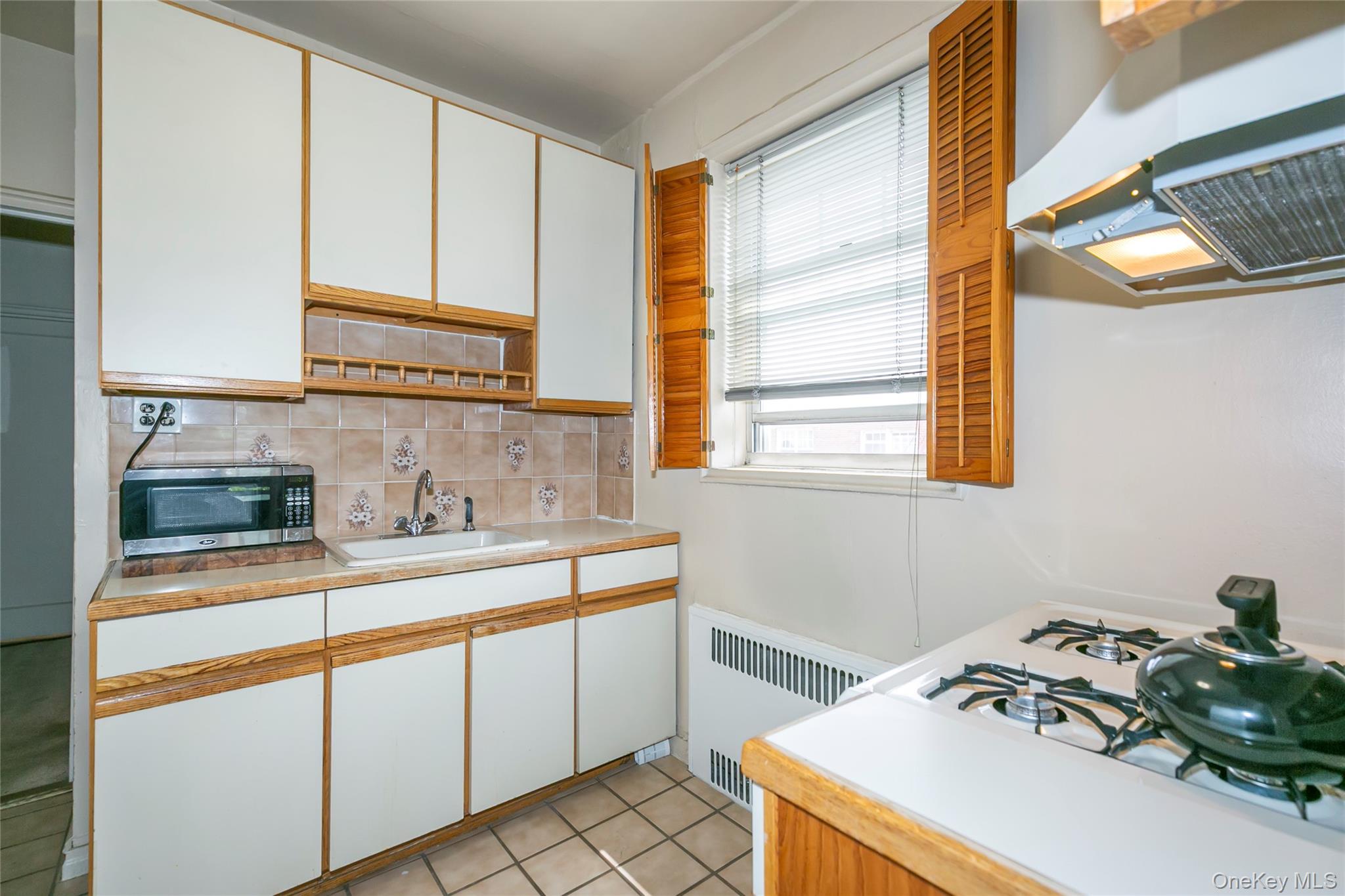 #17 photo, 77-15 113 Street, クイーンズ区 Forest Hills , NY 11375