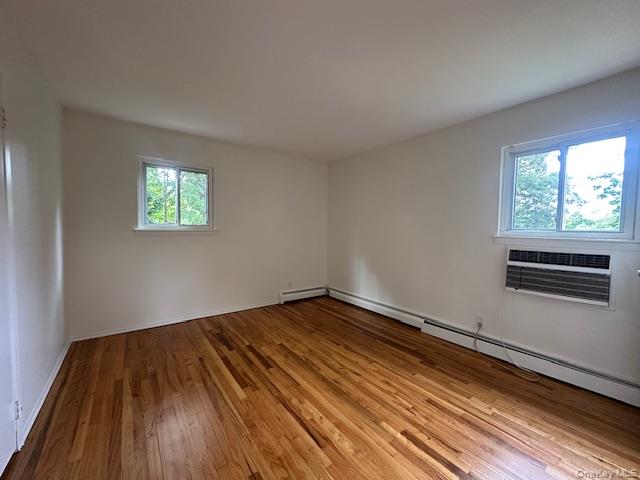 #12 photo, 6 Finch Place, Huntington , NY 11743