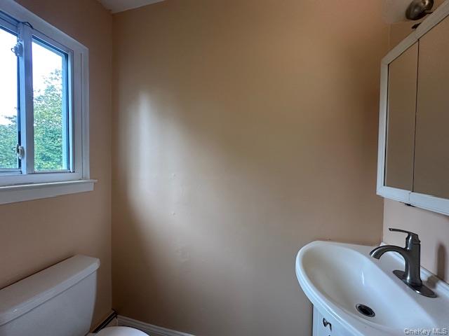 #14 photo, 6 Finch Place, Huntington , NY 11743