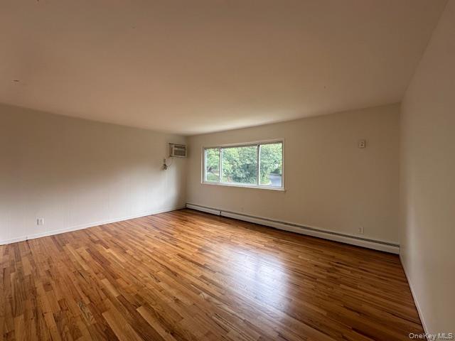 #5 photo, 6 Finch Place, Huntington , NY 11743