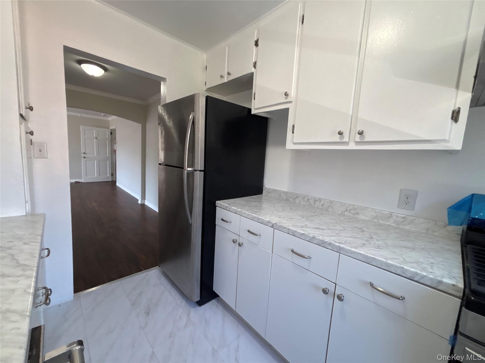 #4 photo, 37 Spruce Street, Great Neck , NY 11021