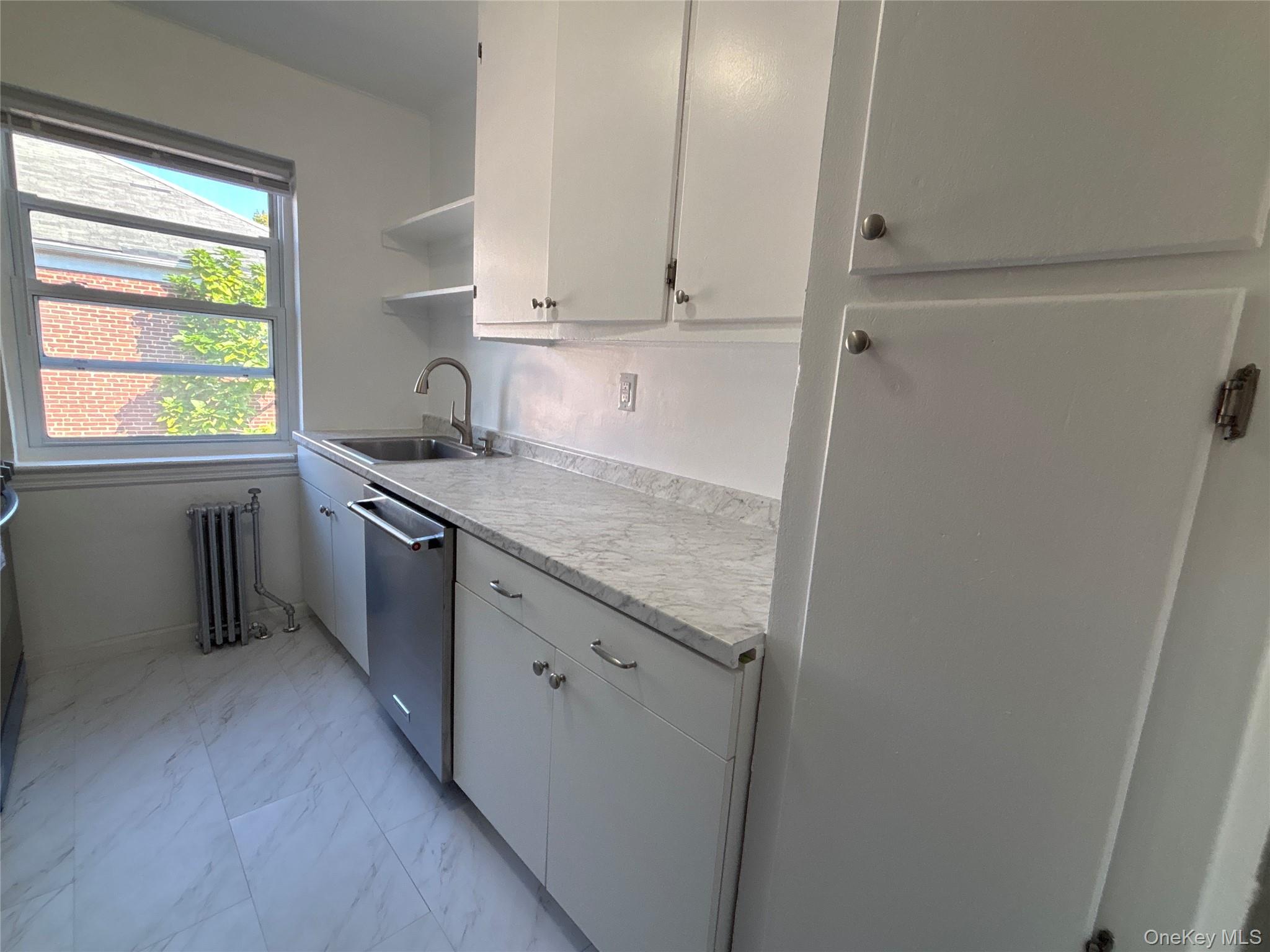 #5 photo, 37 Spruce Street, Great Neck , NY 11021