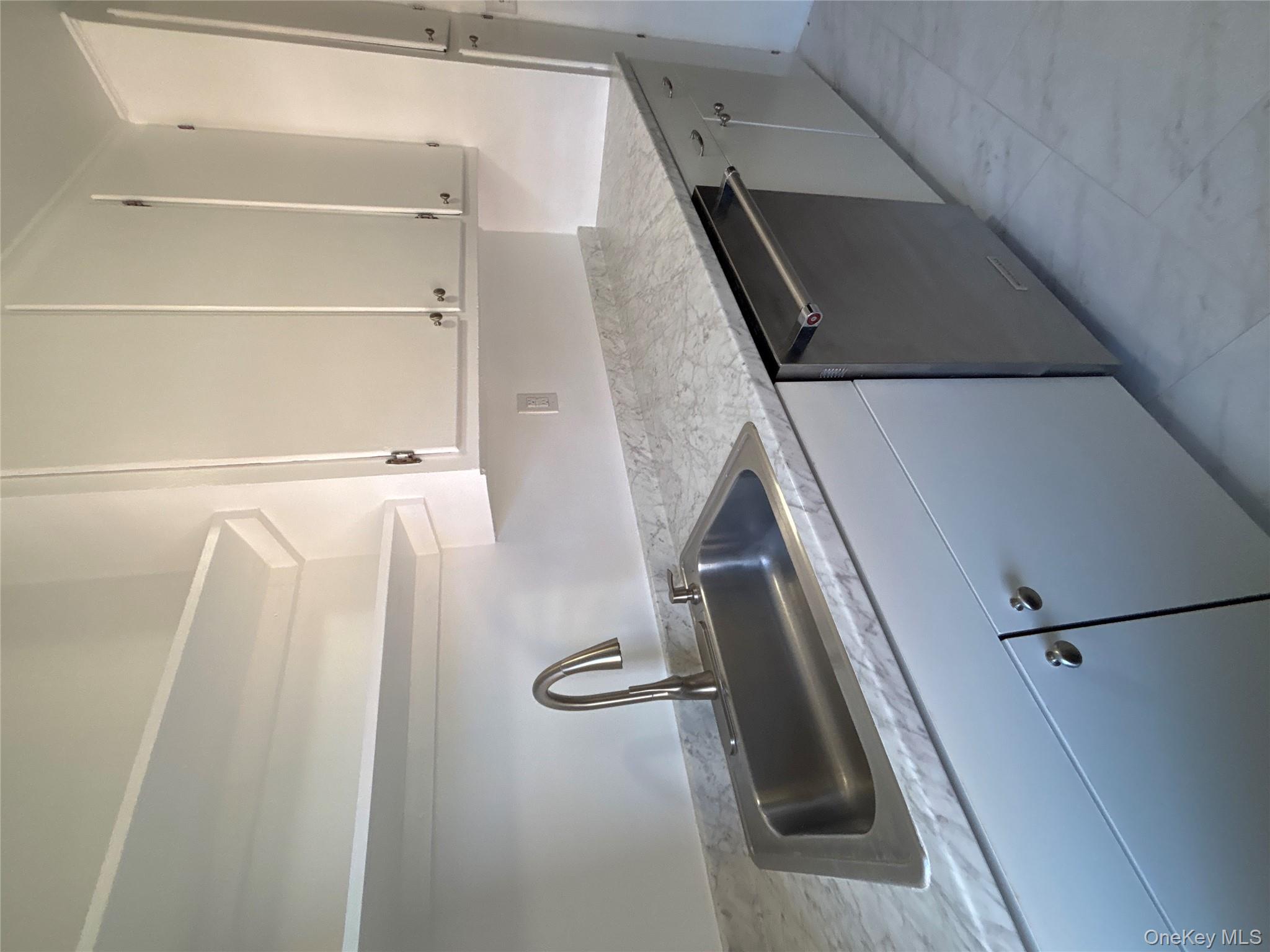 #7 photo, 37 Spruce Street, Great Neck , NY 11021