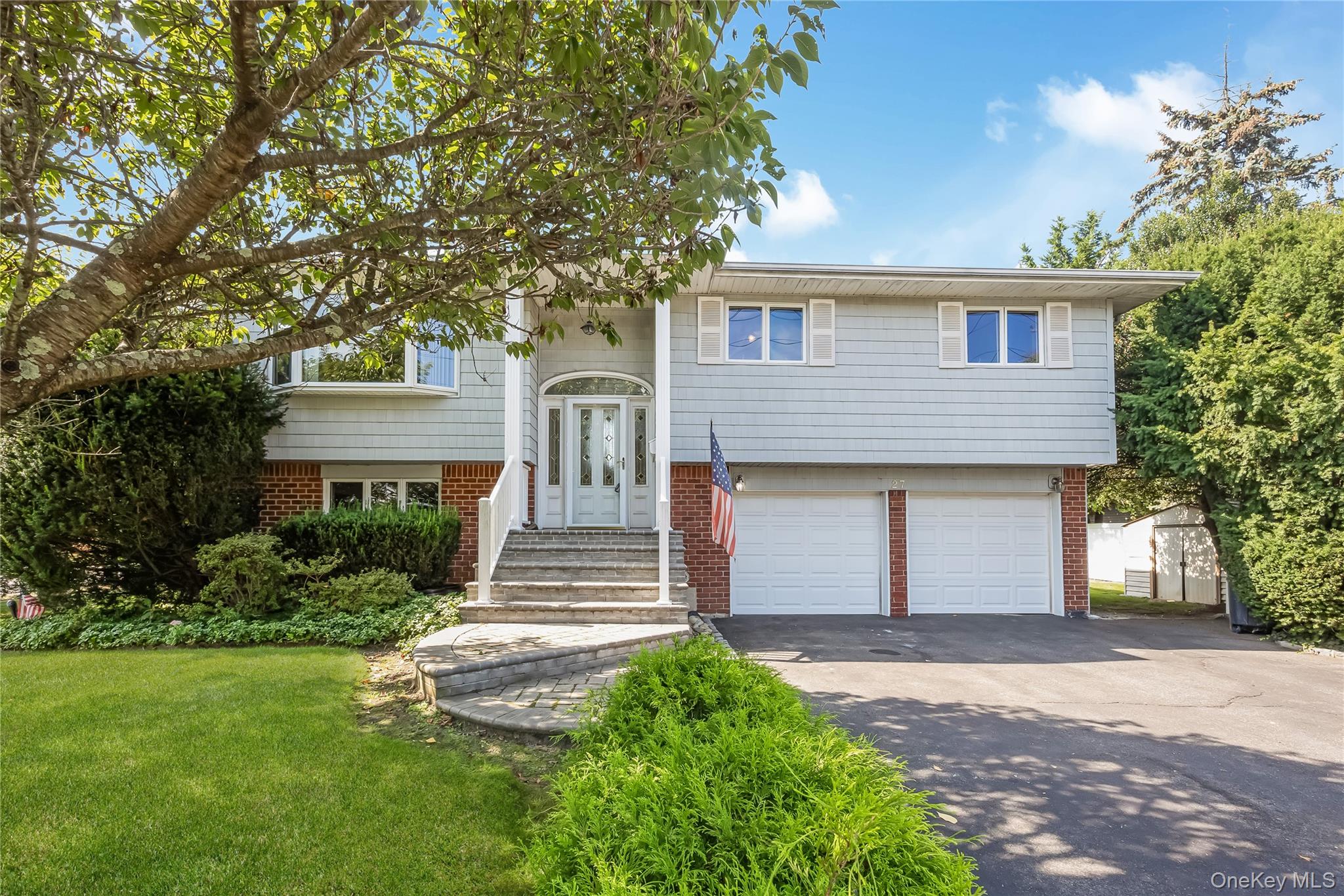 #1 photo, 27 Belmont Avenue, नासाउ काउंटी Plainview , NY 11803