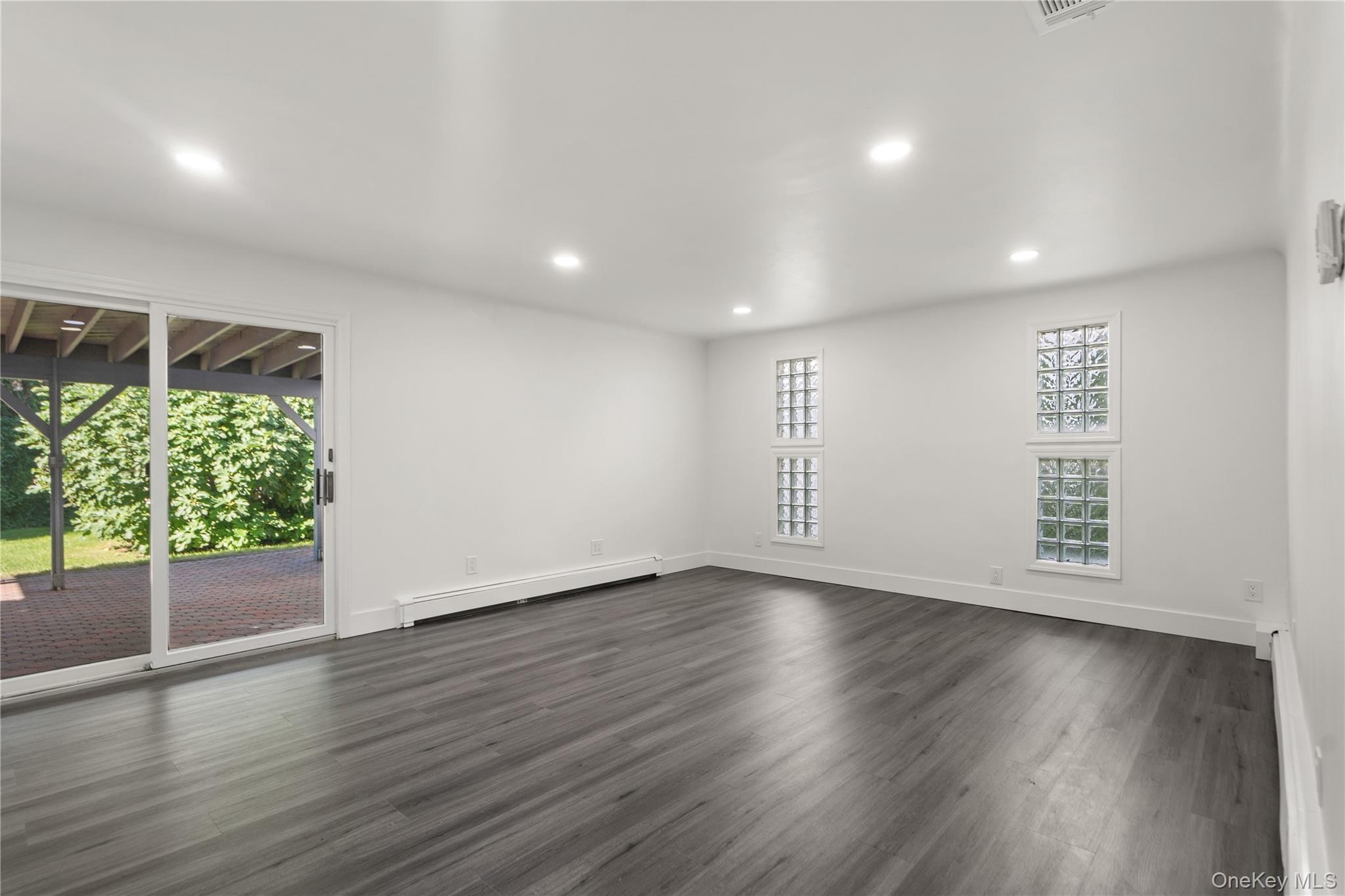 #11 photo, 8 Gale Drive, North Woodmere , NY 11581