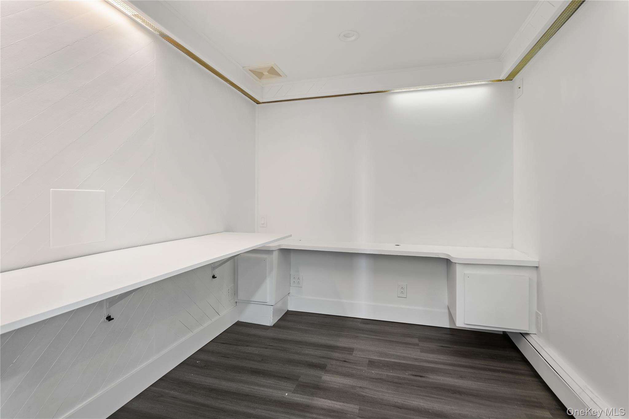 #15 photo, 8 Gale Drive, North Woodmere , NY 11581