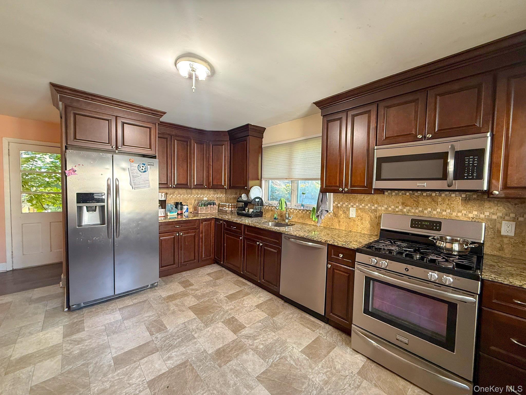 #8 photo, 123 Second Avenue, Pelham , NY 10803