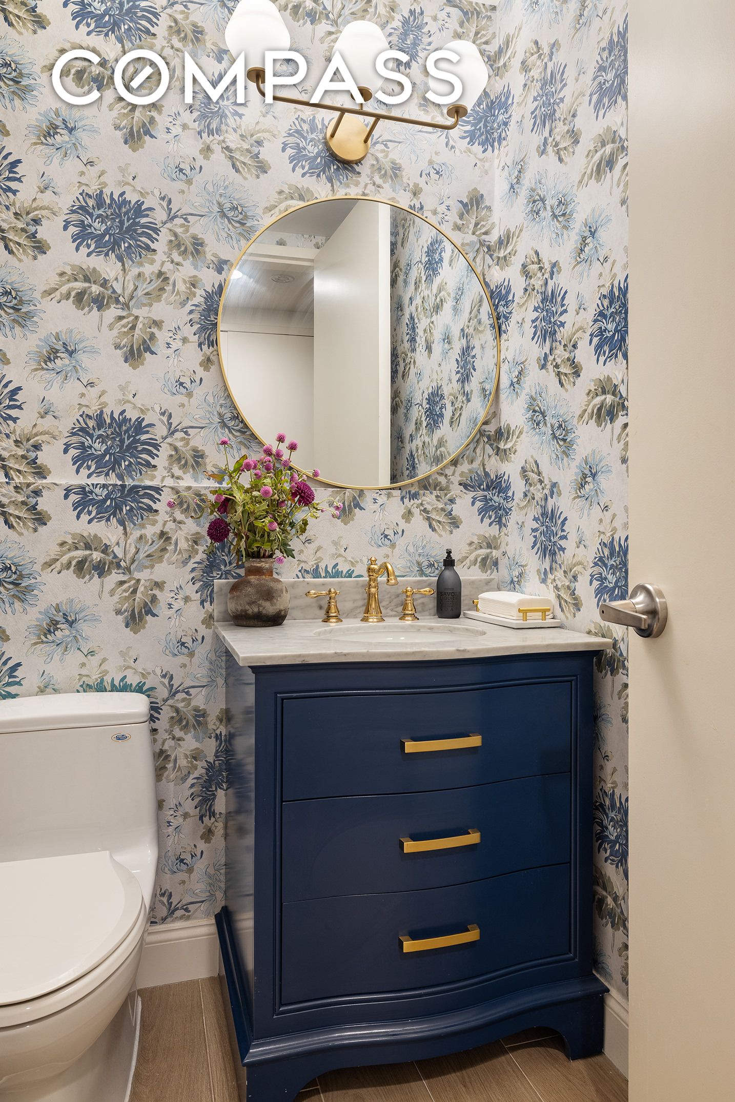 #12 photo, 42 E 20th Street, Flatiron , NY 10003