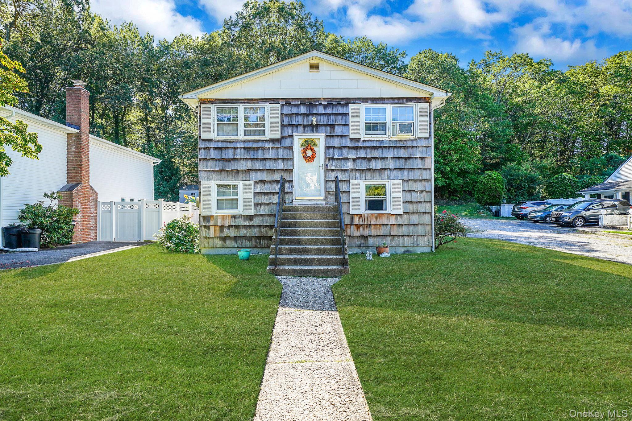 #1 photo, 394 Central Islip Boulevard, सफ़ोक काउंटी Ronkonkoma , NY 11779